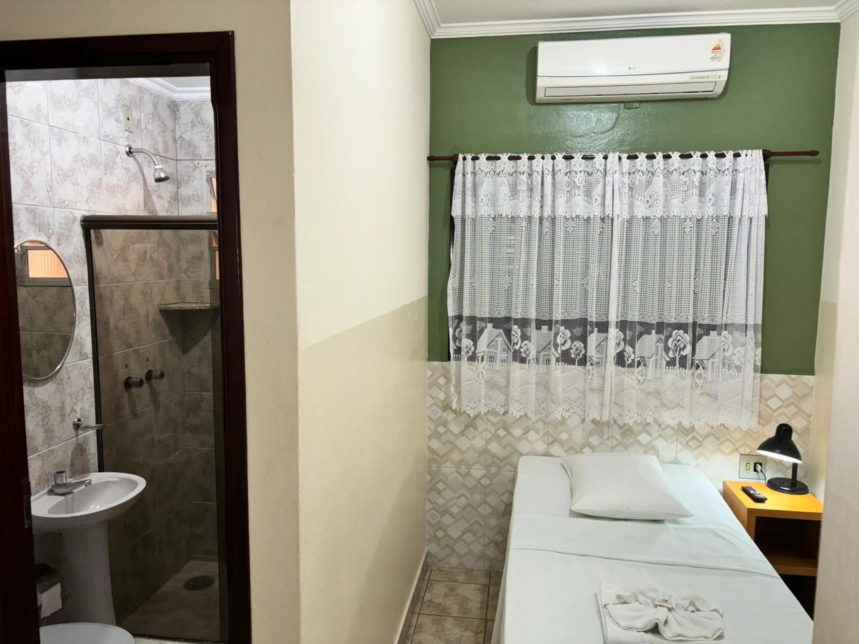 Small Single Room in Hotel São Marcos Orlândia SP Small Single Room in Hotel São Marcos Orlândia SP