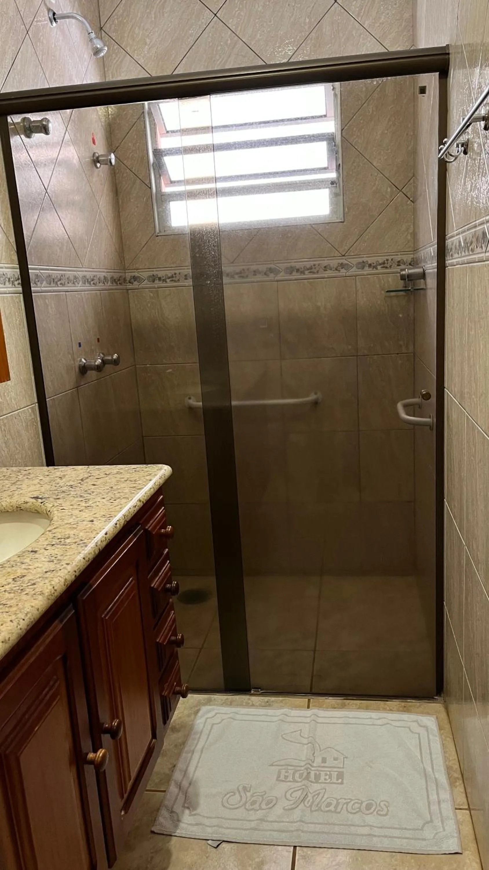 Shower in Hotel São Marcos Orlândia SP