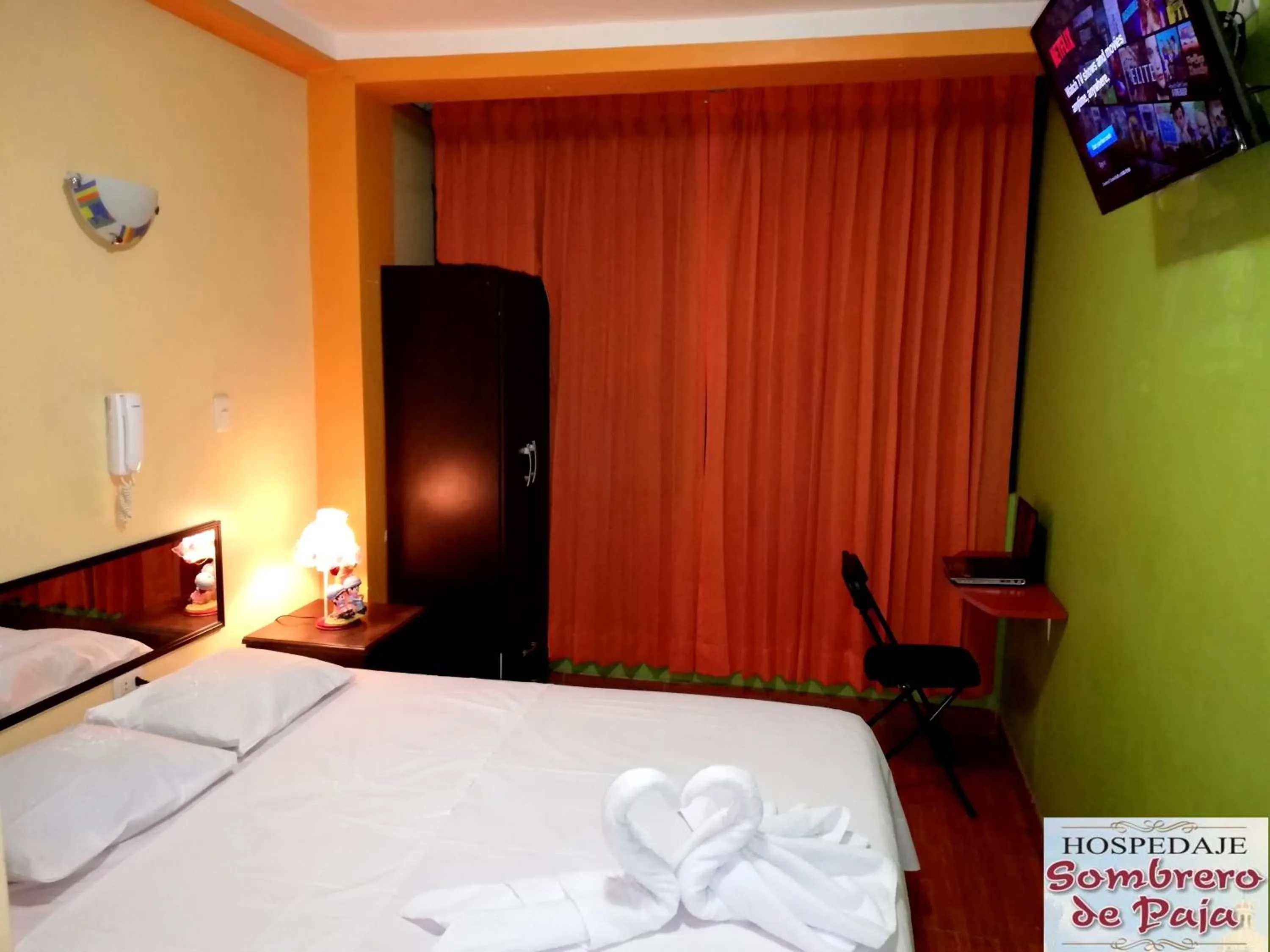 Bed in Sombrero de Paja