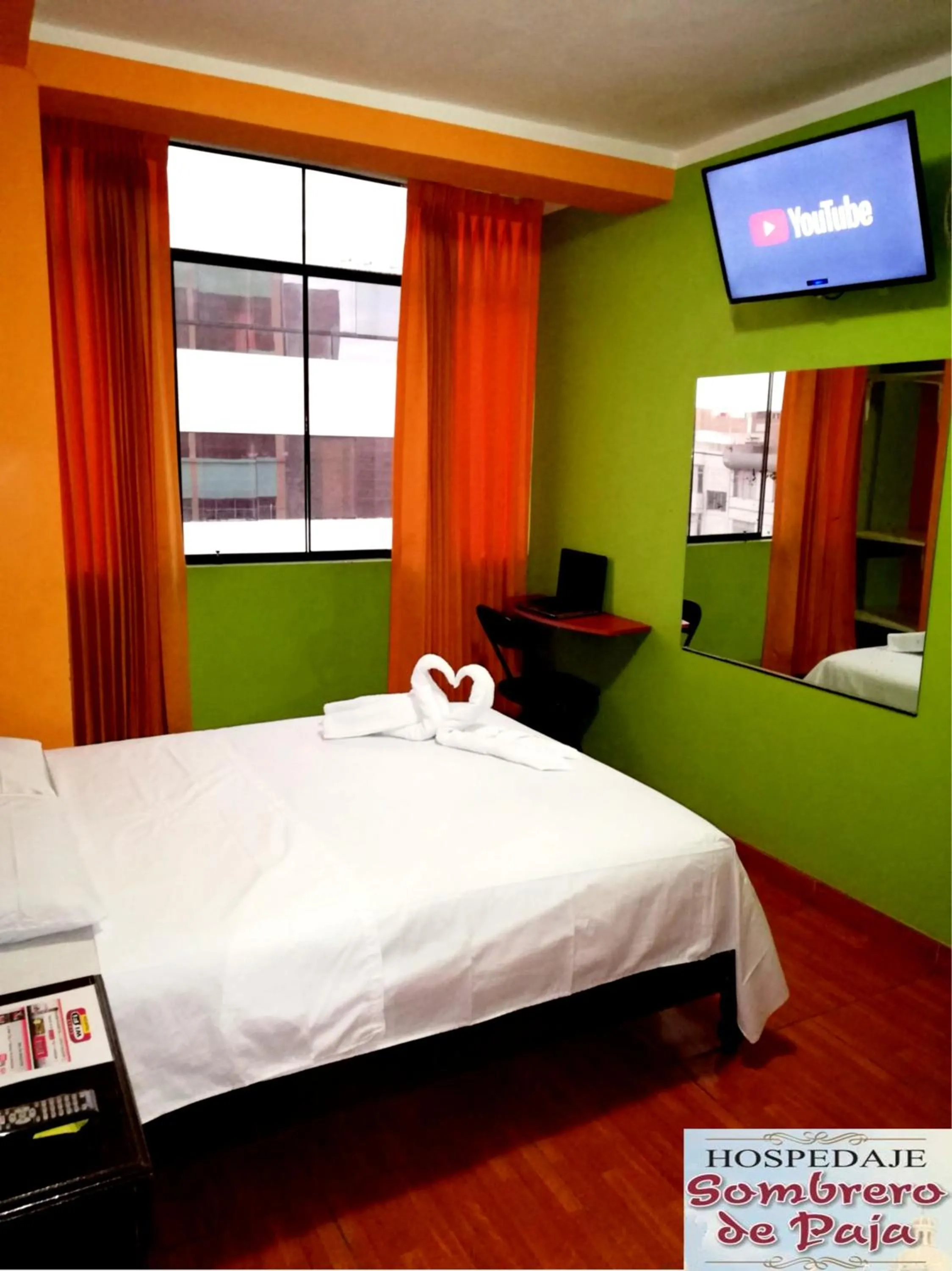 Bed in Sombrero de Paja