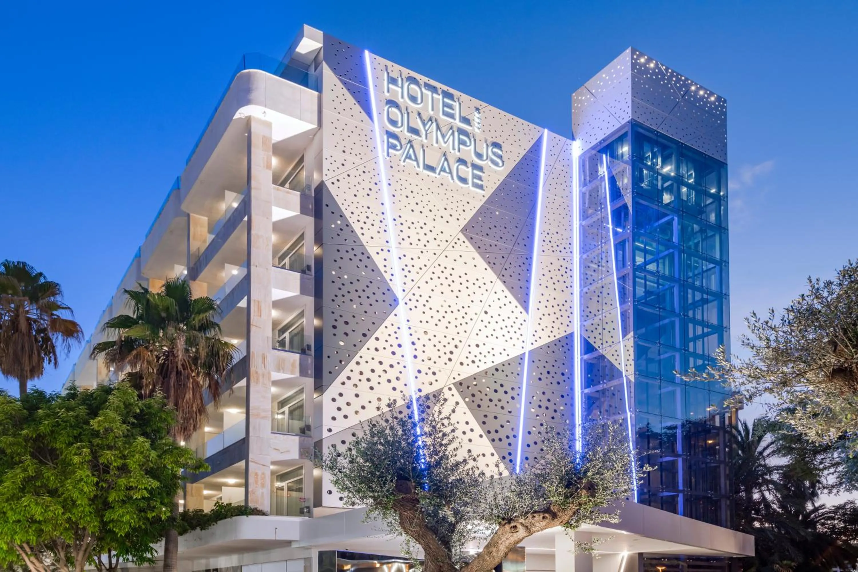 Facade/entrance in Hotel Olympus Palace