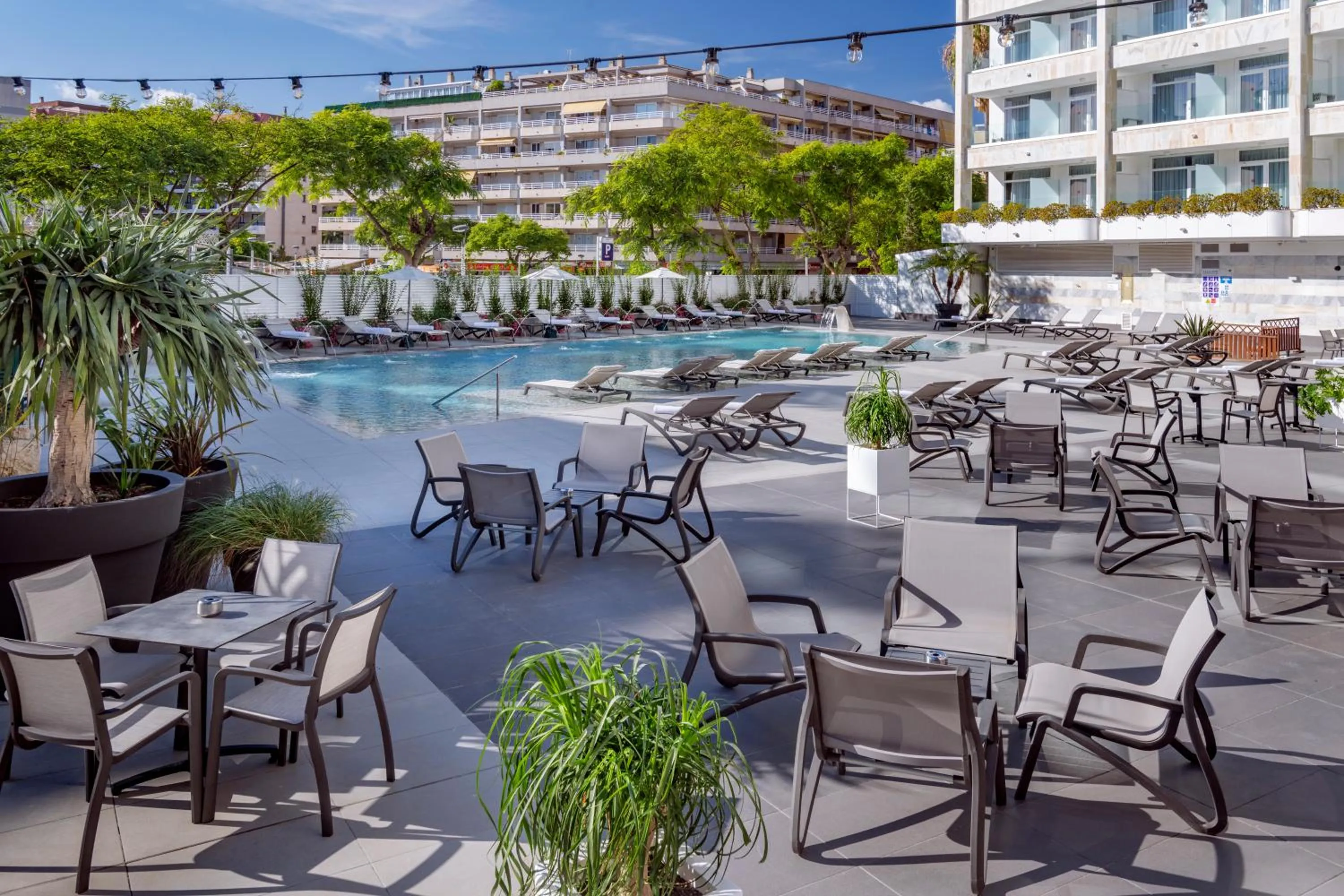 Swimming pool in Hotel Olympus Palace