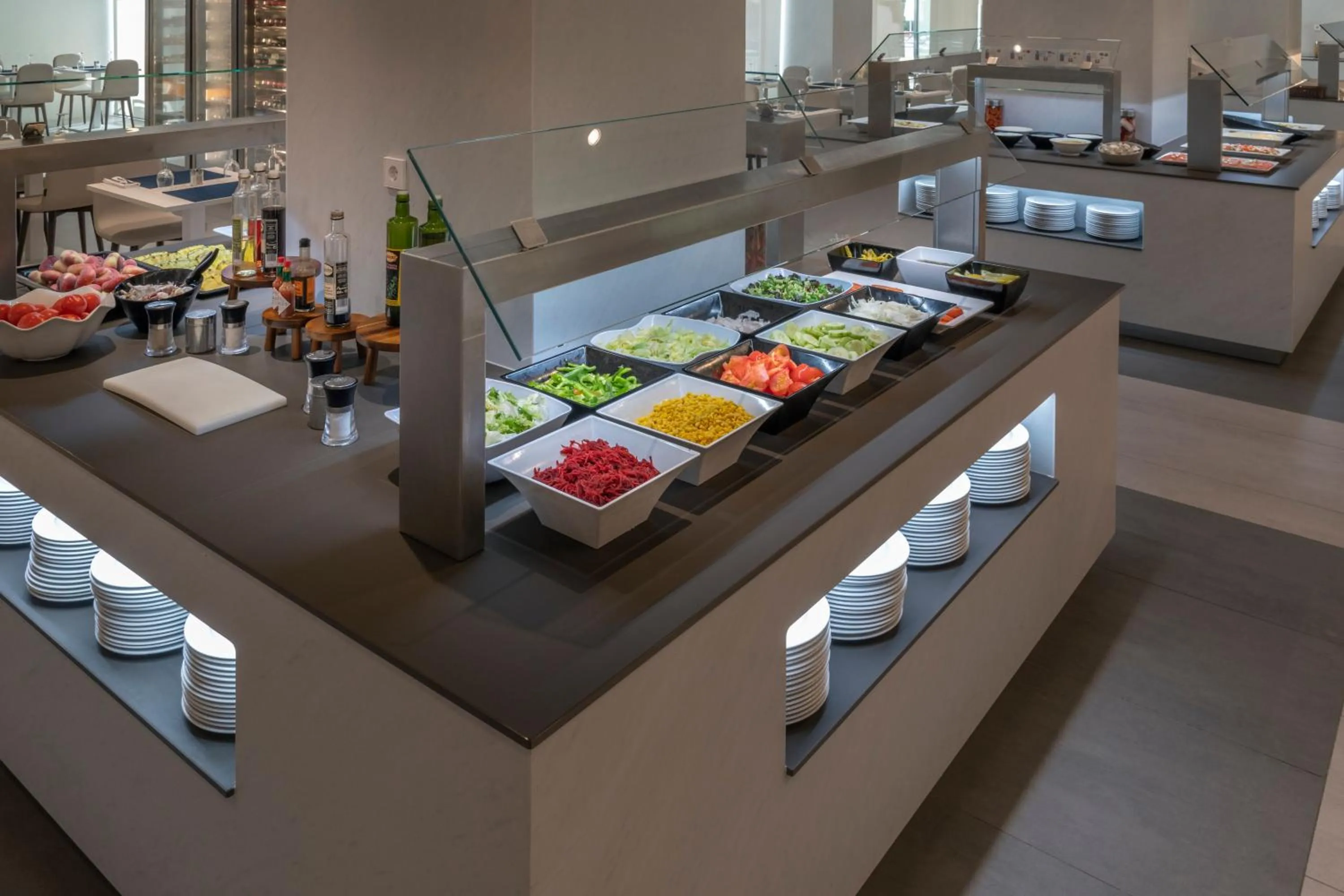 Restaurant/places to eat in Hotel Olympus Palace