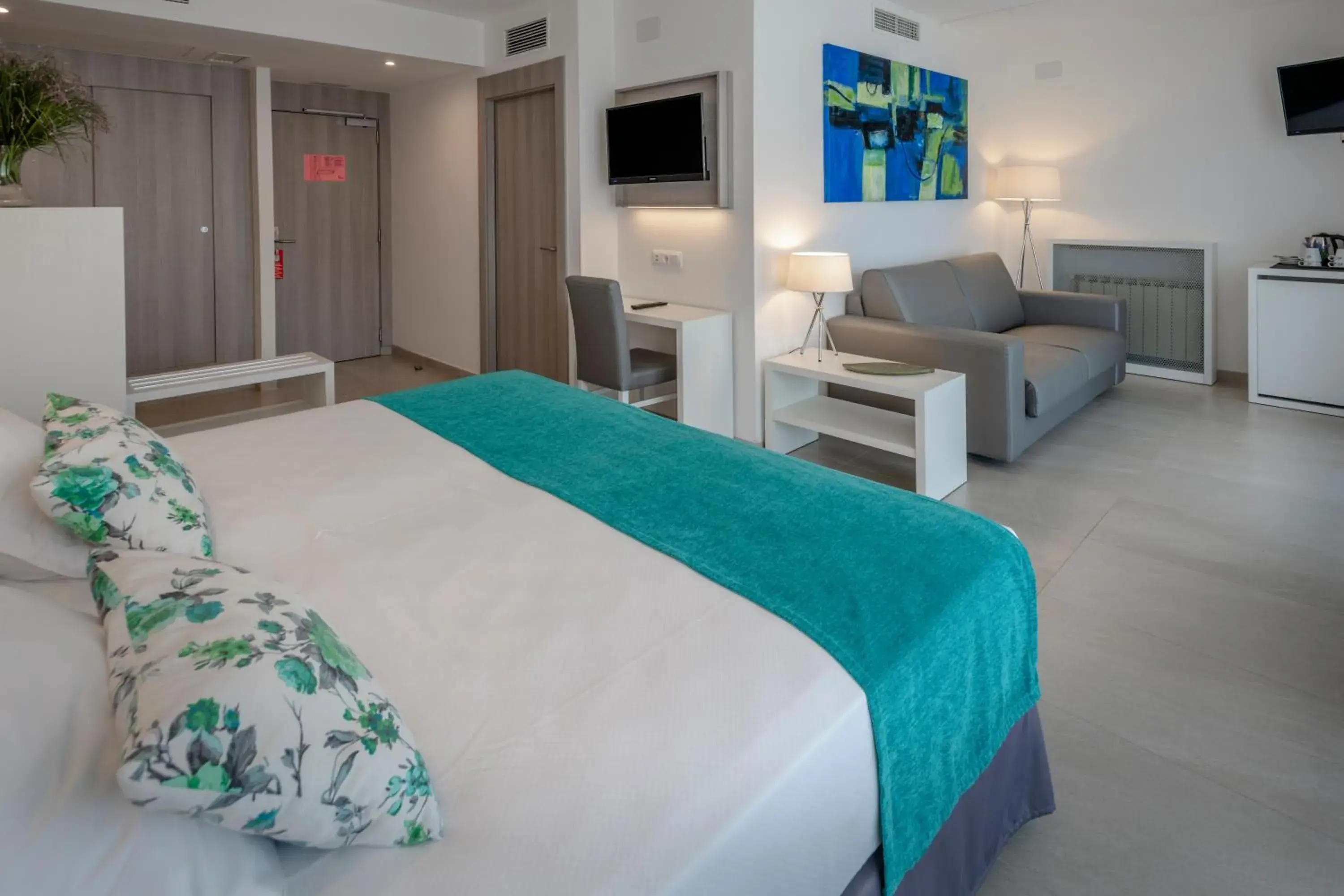 Photo of the whole room, Bed in Hotel Olympus Palace Photo of the whole room, Bed in Hotel Olympus Palace