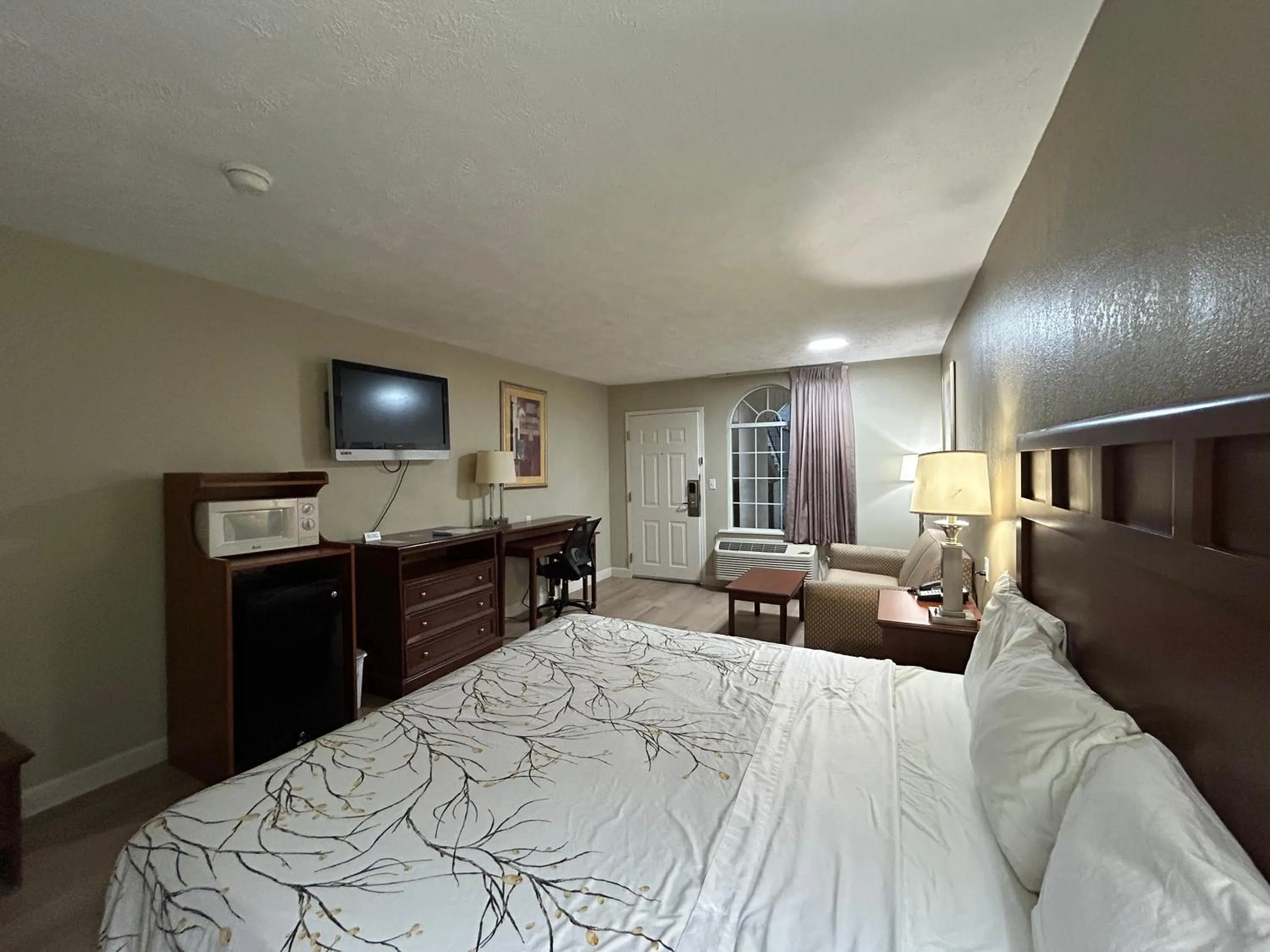 Bed in Americana Inn - Henderson