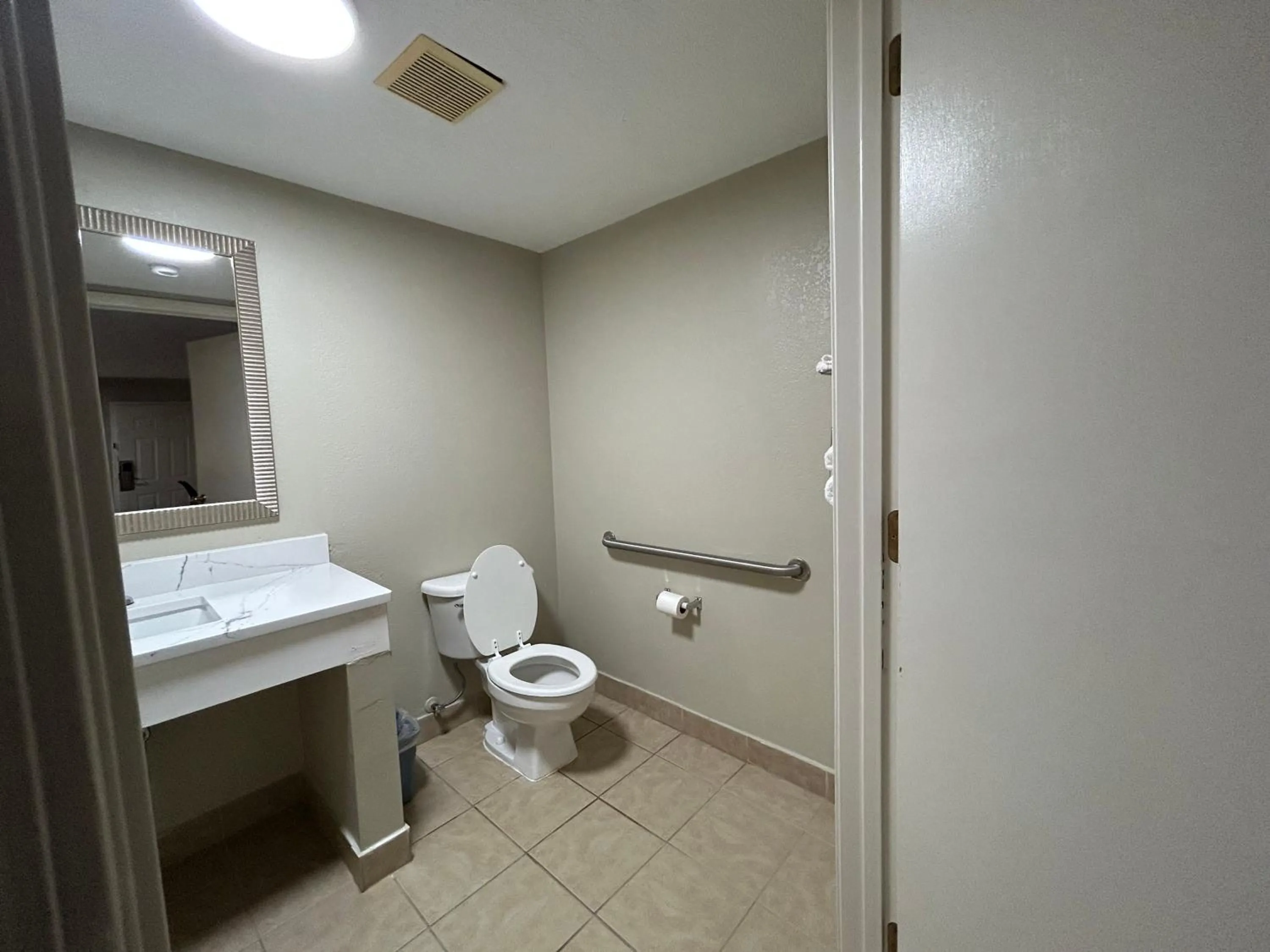 Shower in Americana Inn - Henderson