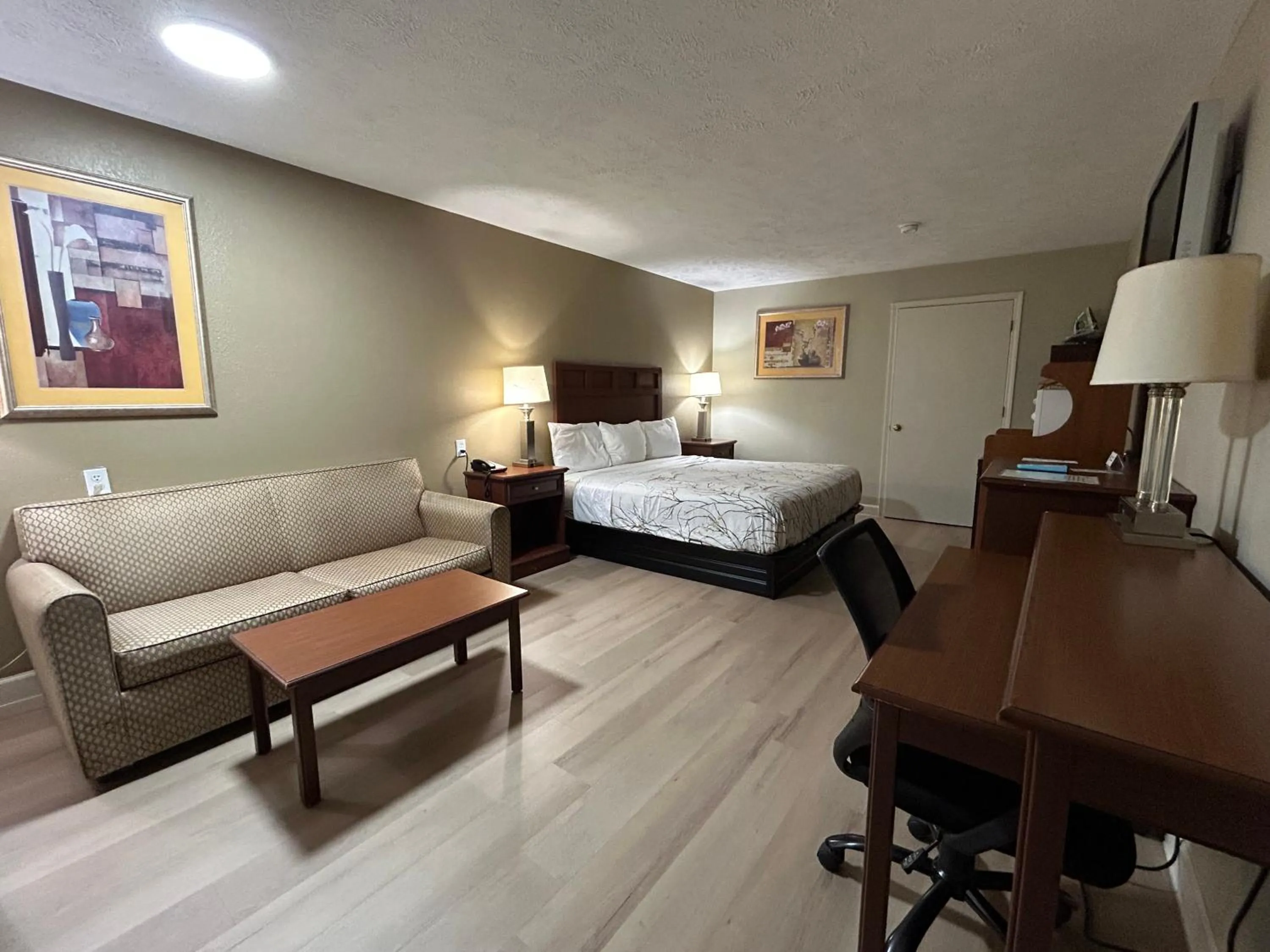 Bed in Americana Inn - Henderson