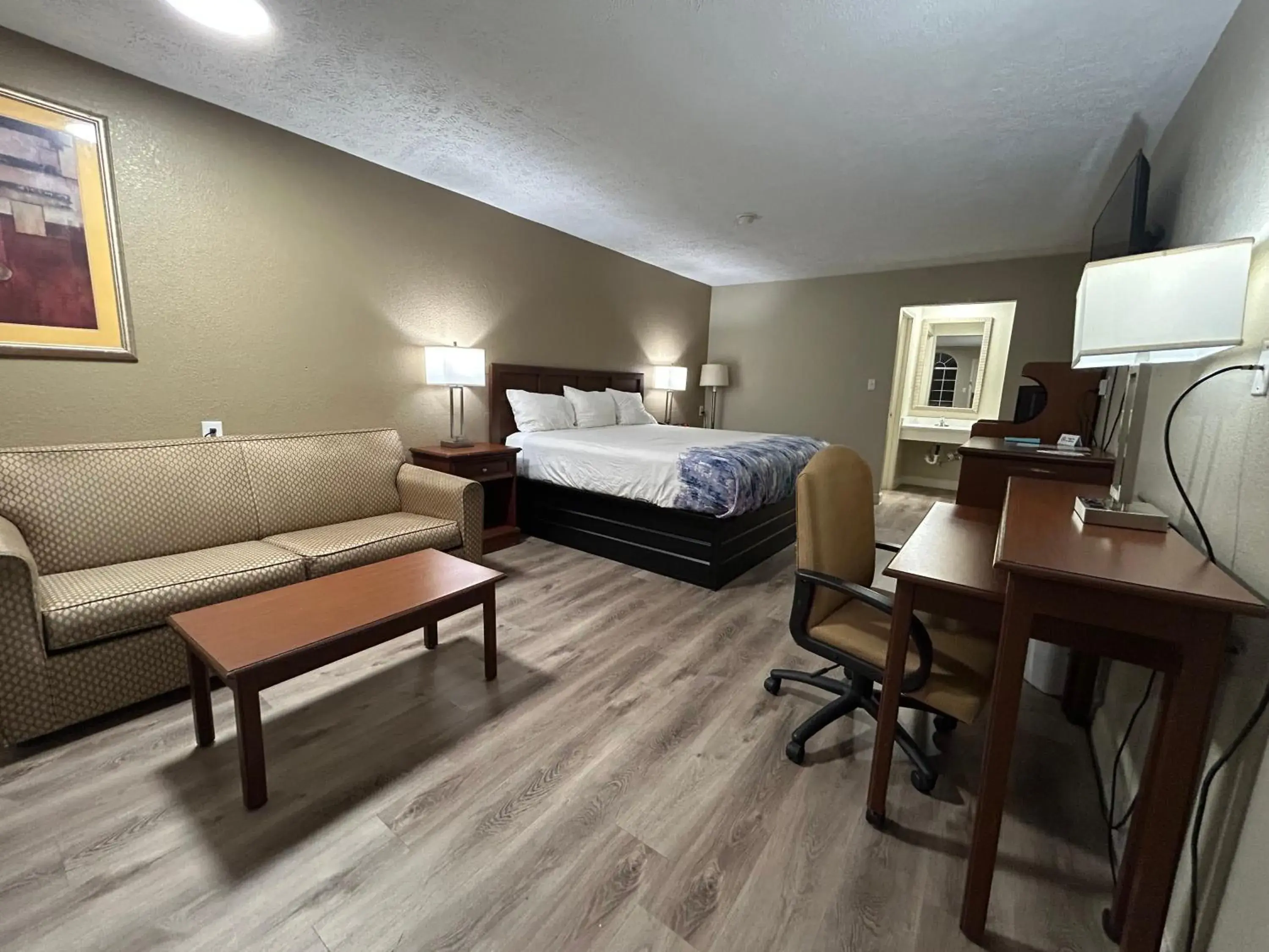 Bed in Americana Inn - Henderson Bed in Americana Inn - Henderson