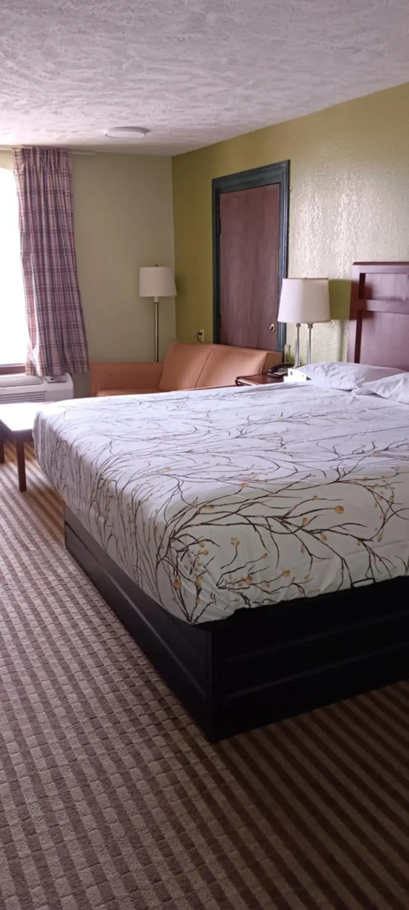 Bedroom, Bed in Americana Inn - Henderson Bedroom, Bed in Americana Inn - Henderson