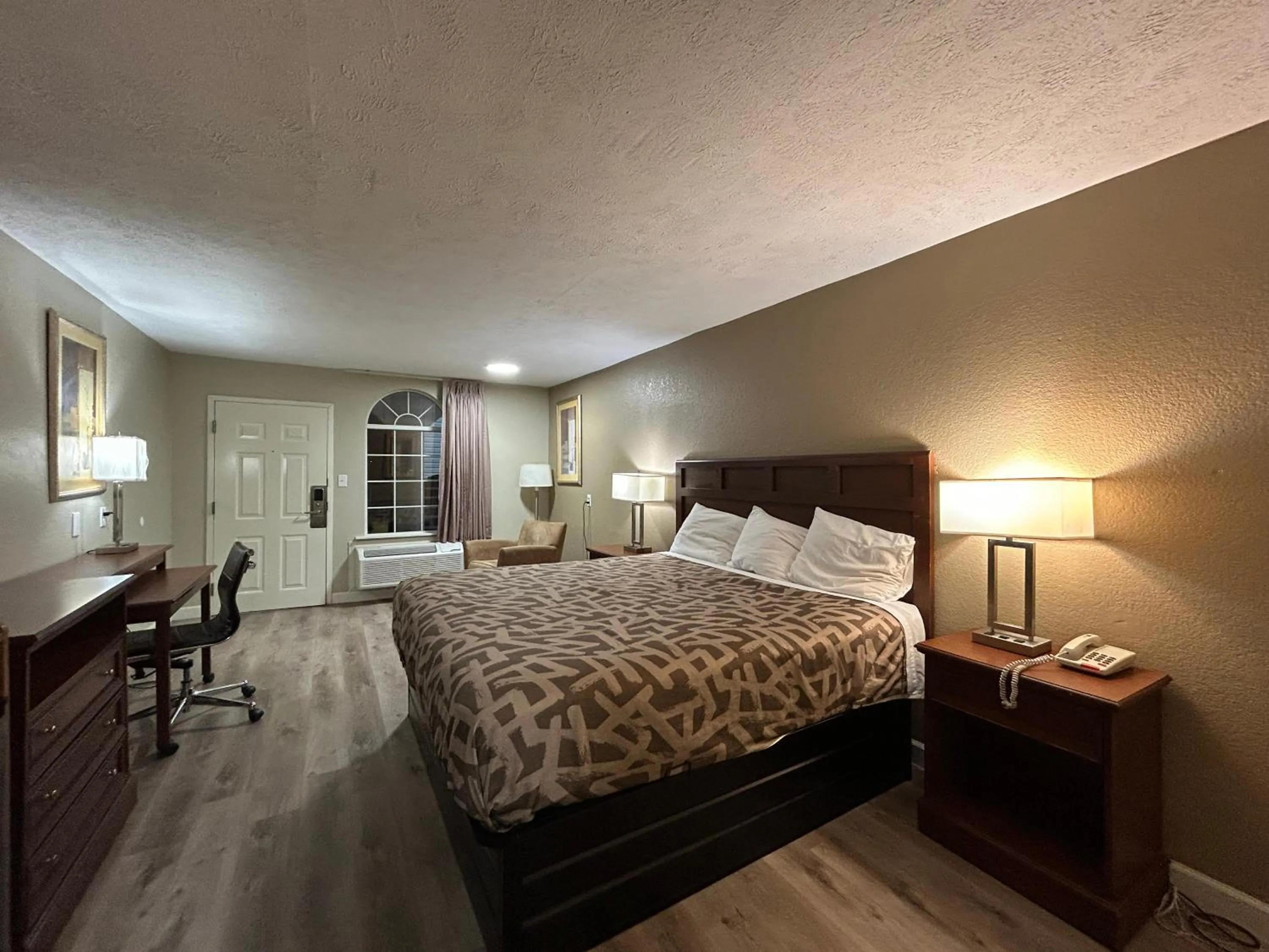 Bed in Americana Inn - Henderson