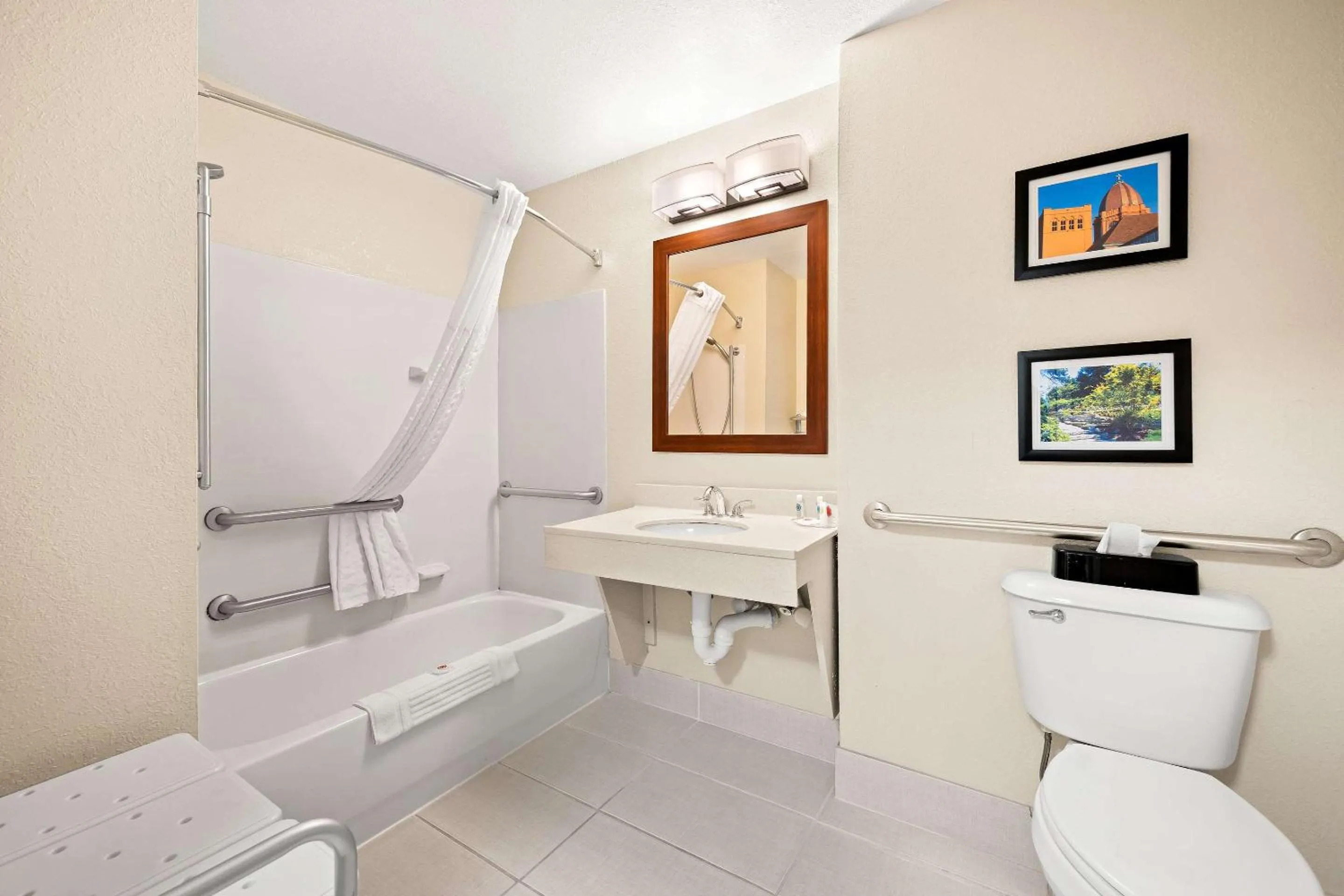 Bedroom in Comfort Inn & Suites Decatur-Forsyth