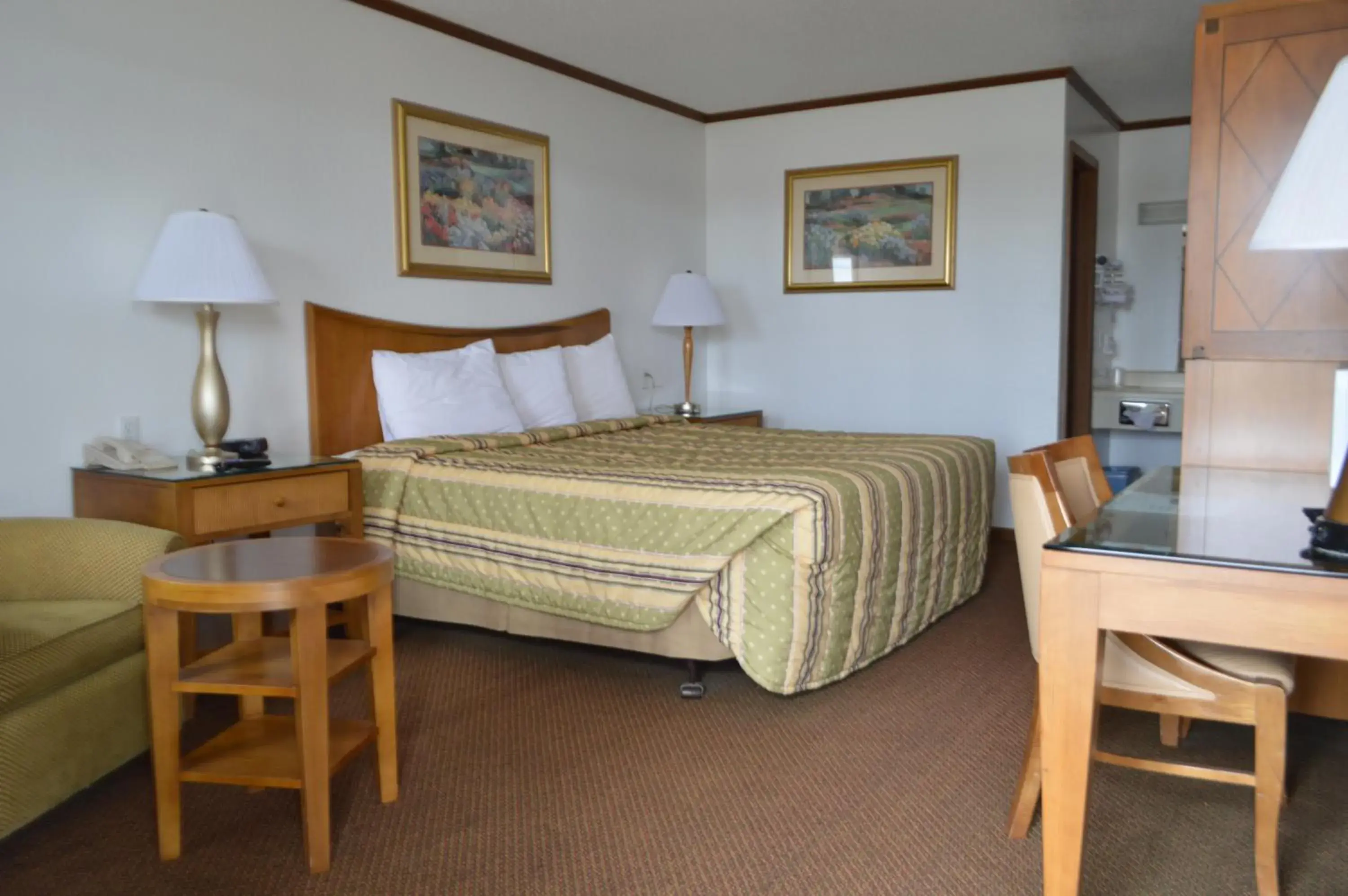 Bedroom, Bed in Night Inn Bedroom, Bed in Night Inn