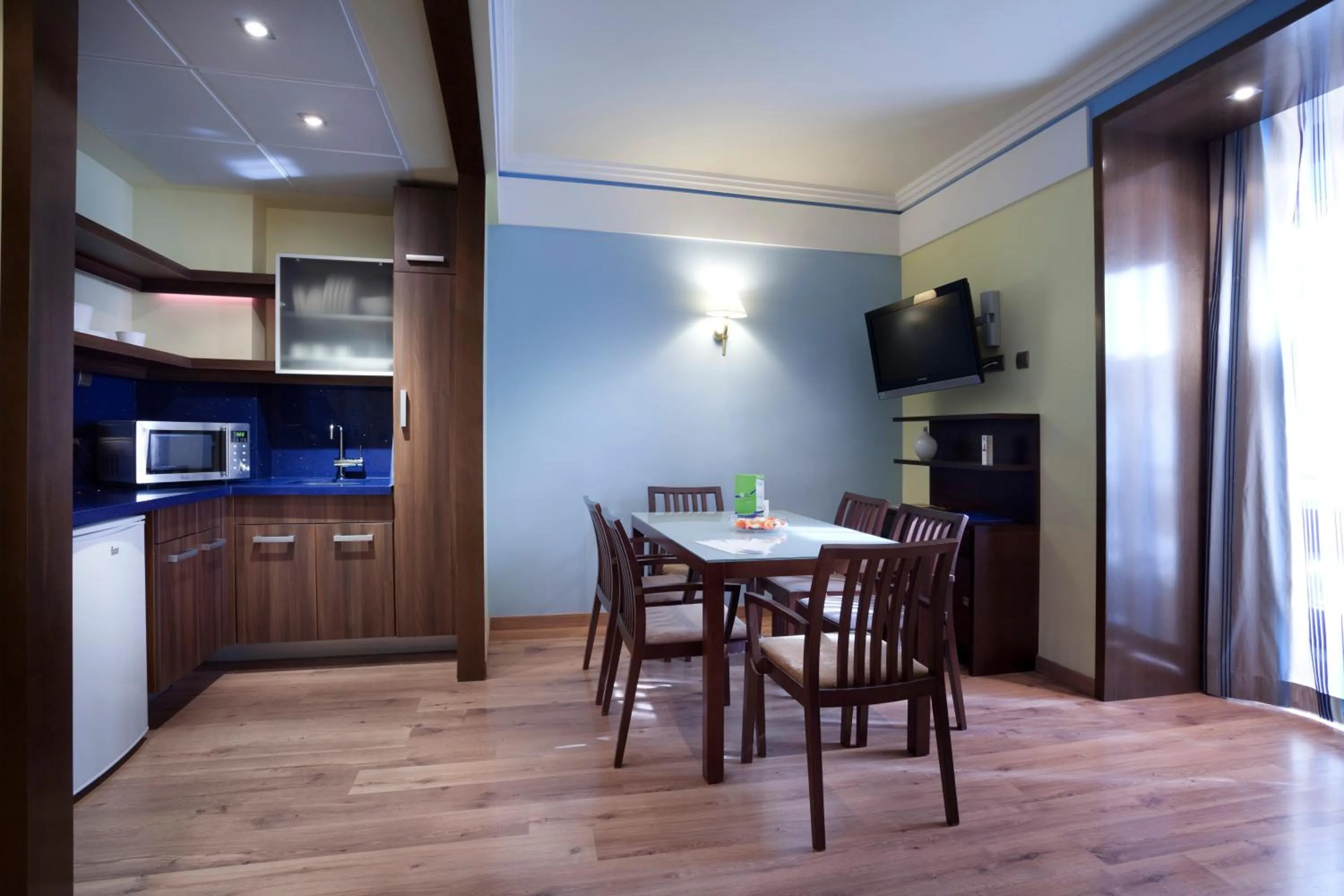 Kitchen or kitchenette in Suites Gran Vía 44