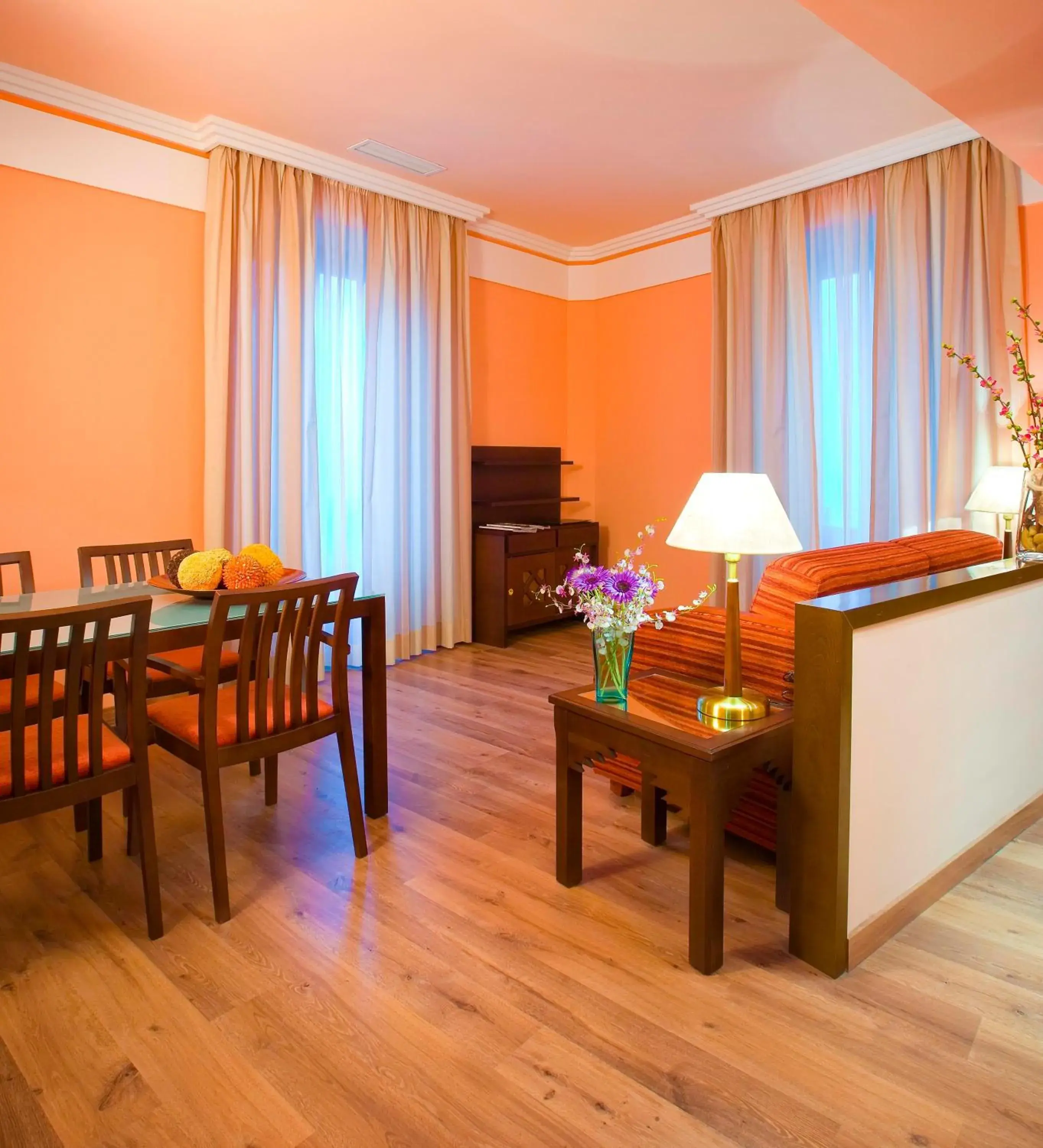 Living room in Suites Gran Vía 44 Living room in Suites Gran Vía 44