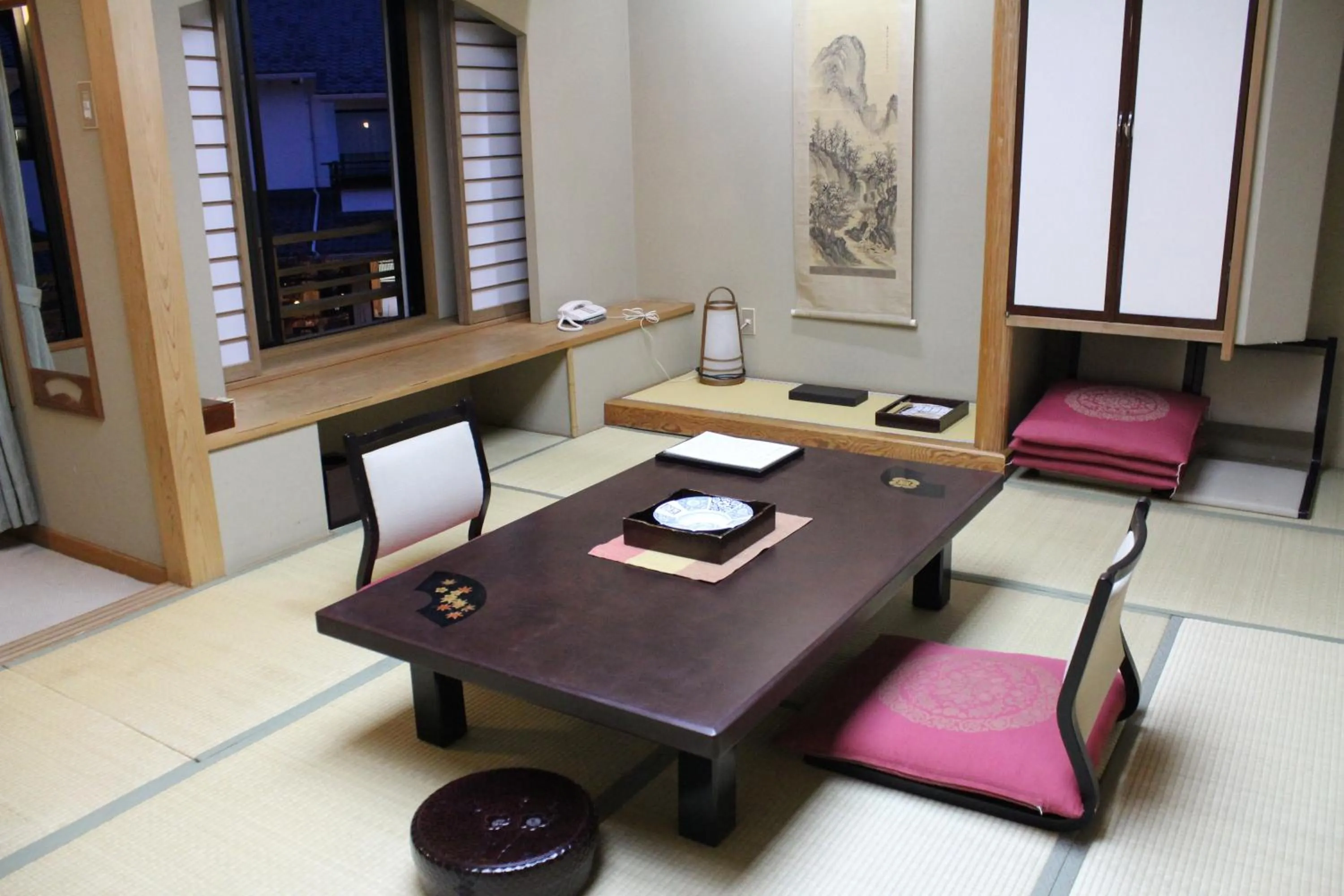 Photo of the whole room in Yanagiya