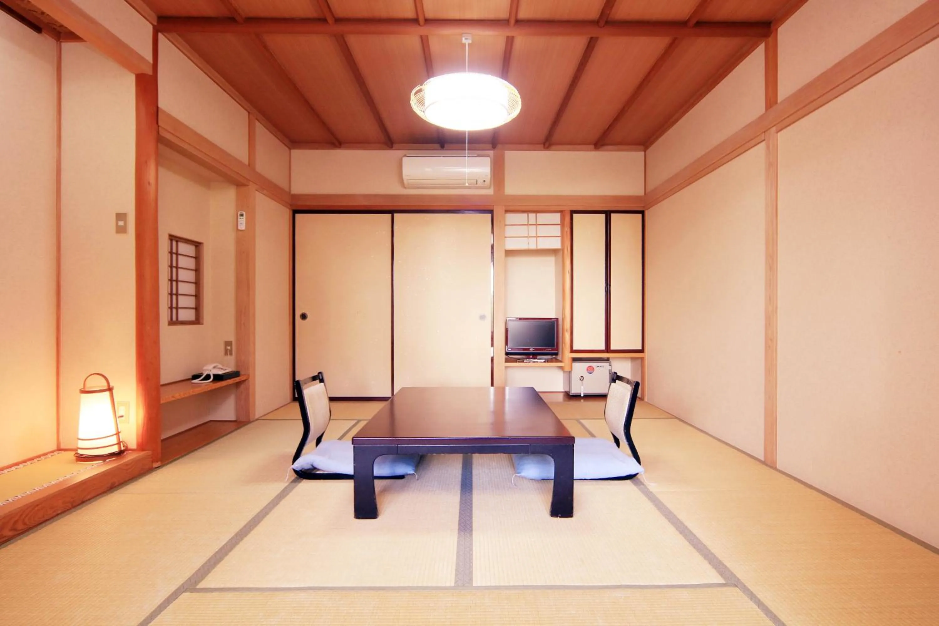Photo of the whole room in Yanagiya