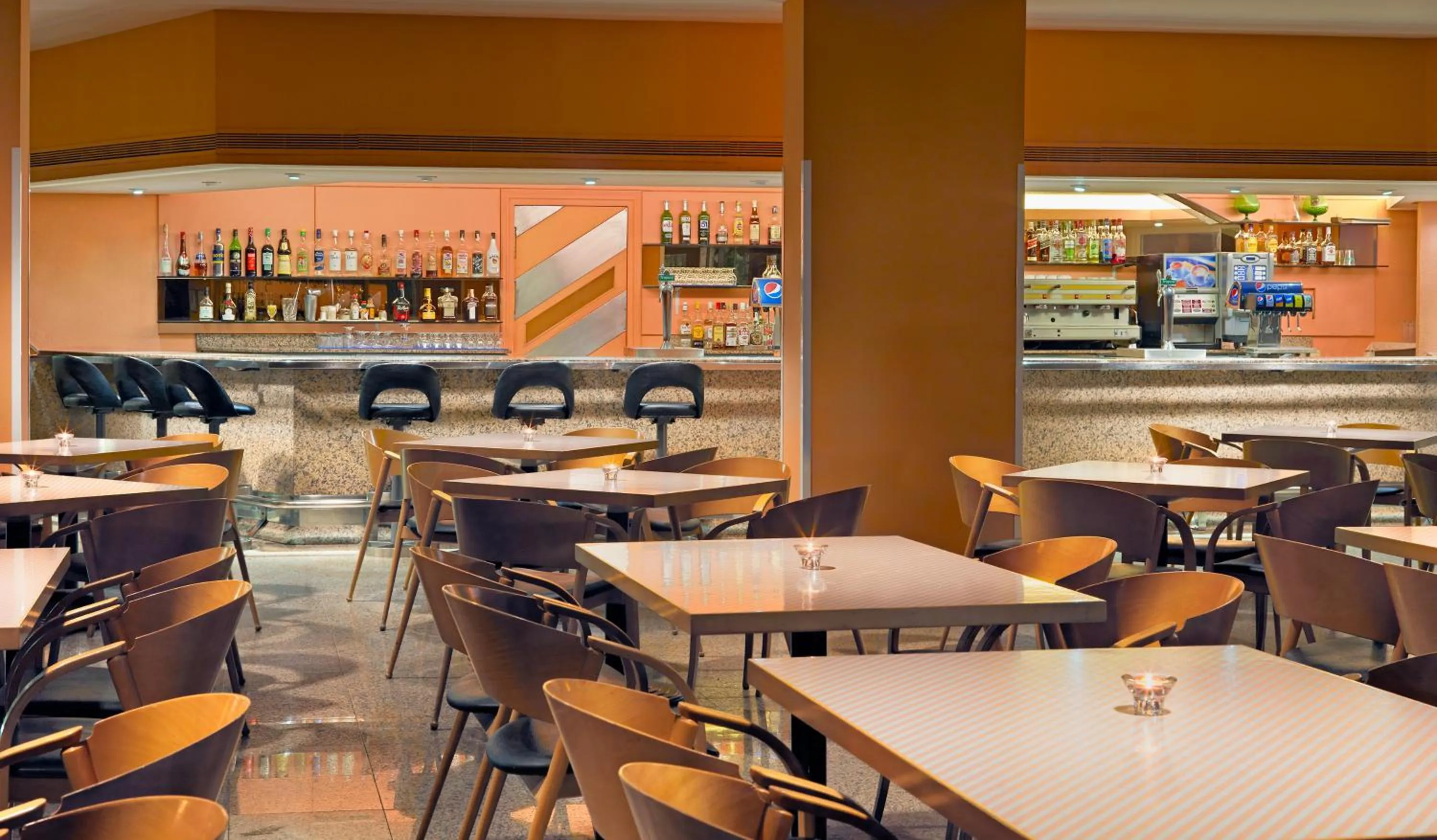 Restaurant/places to eat in Relaxia Beverly Park