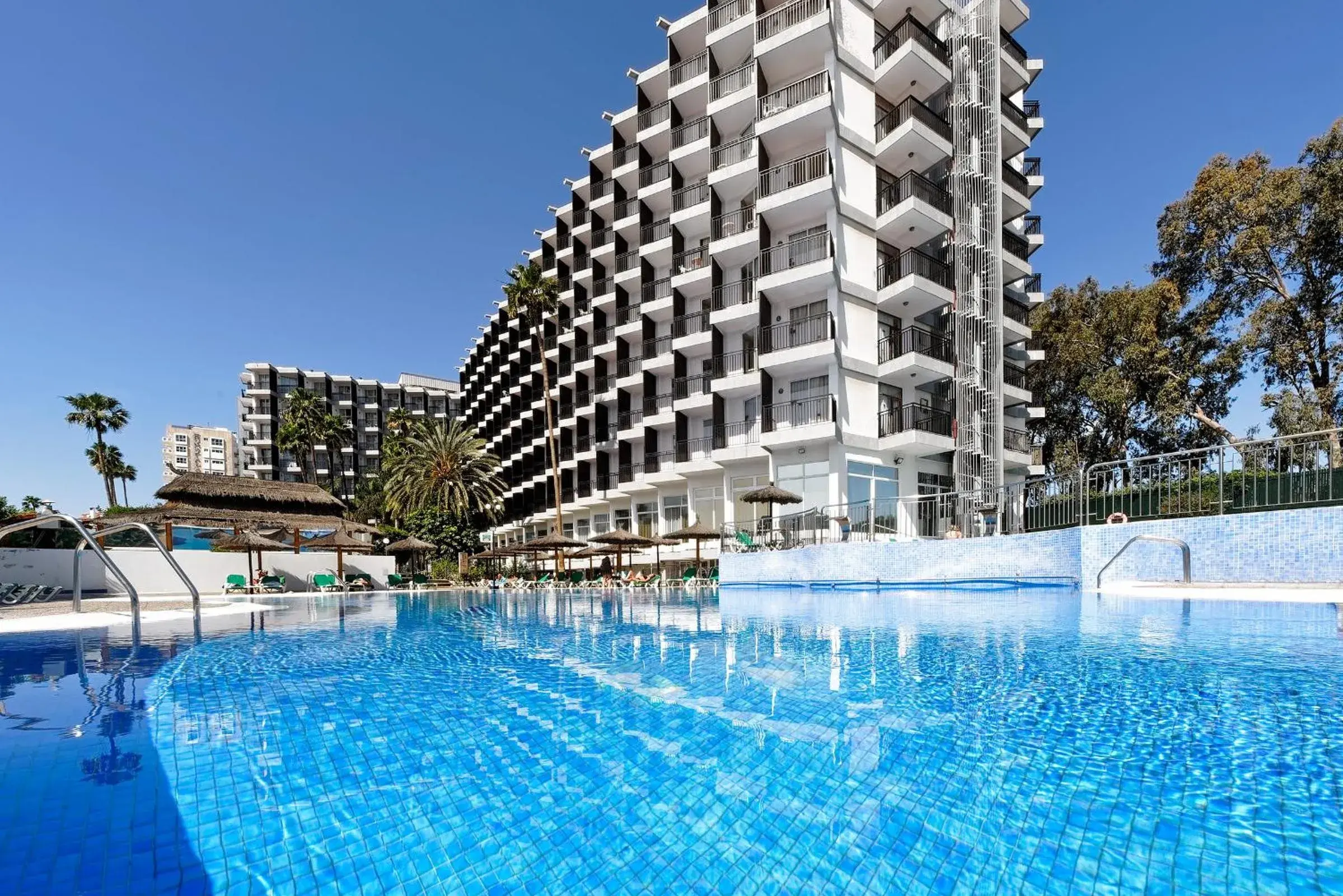 Swimming pool in Relaxia Beverly Park Swimming pool in Relaxia Beverly Park