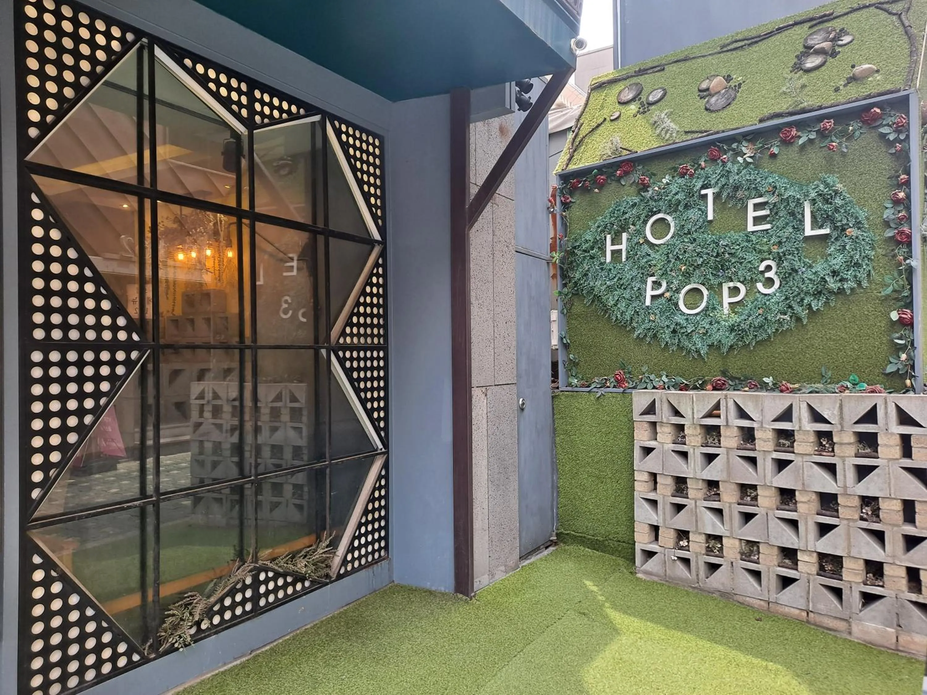 Property building in Hotel POP3 Jongno