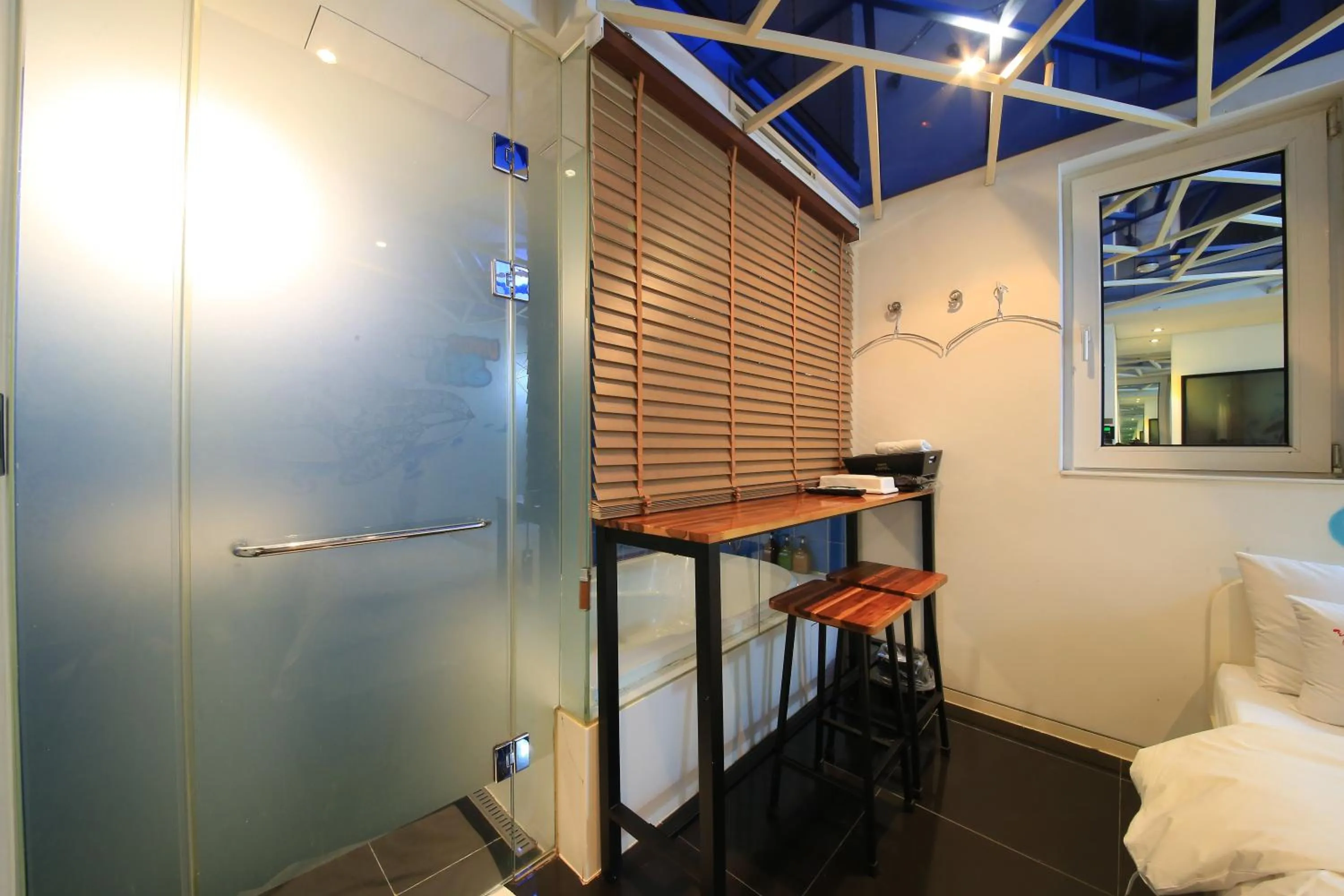 Photo of the whole room, Bed in Hotel POP3 Jongno