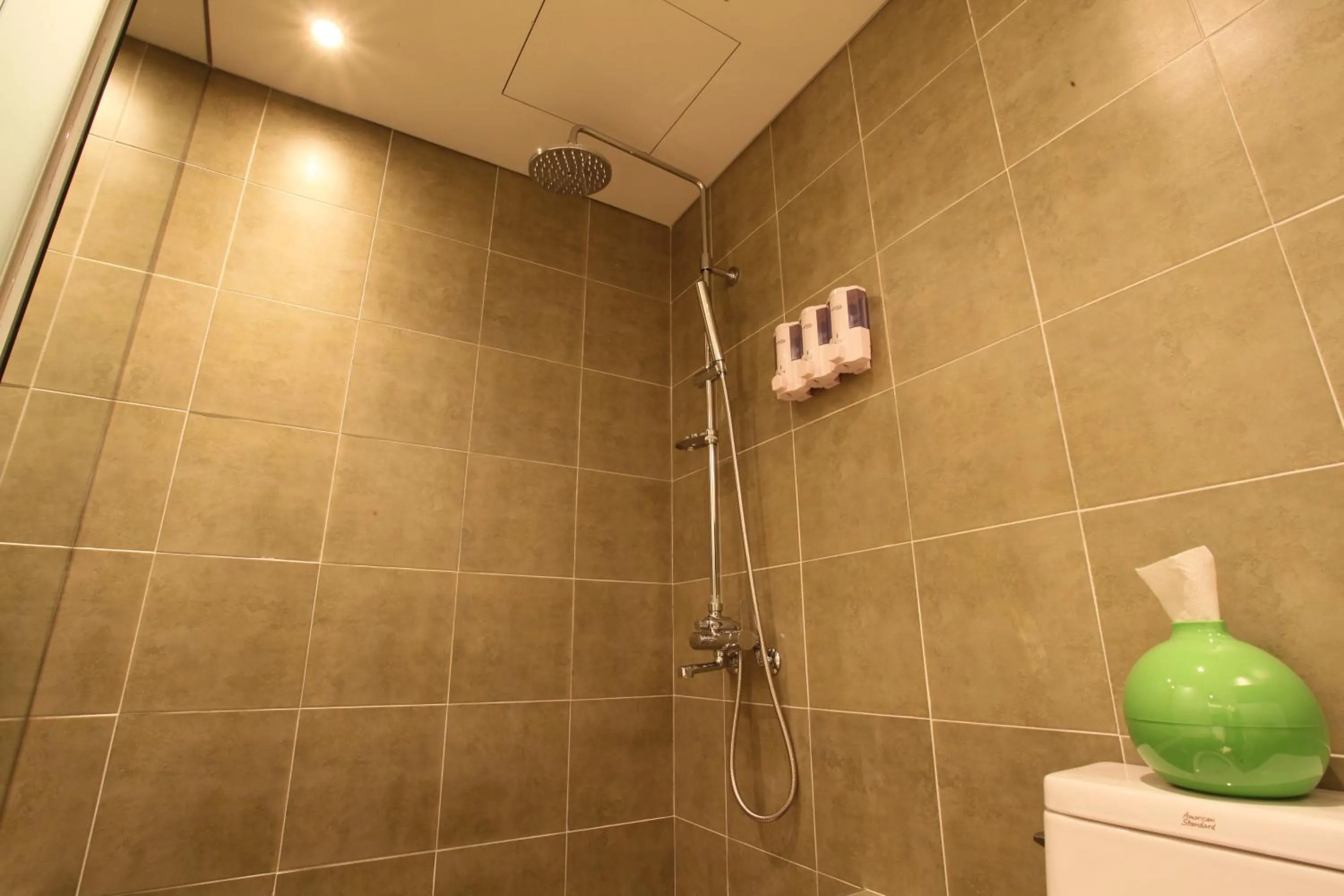 Shower in Hotel POP3 Jongno