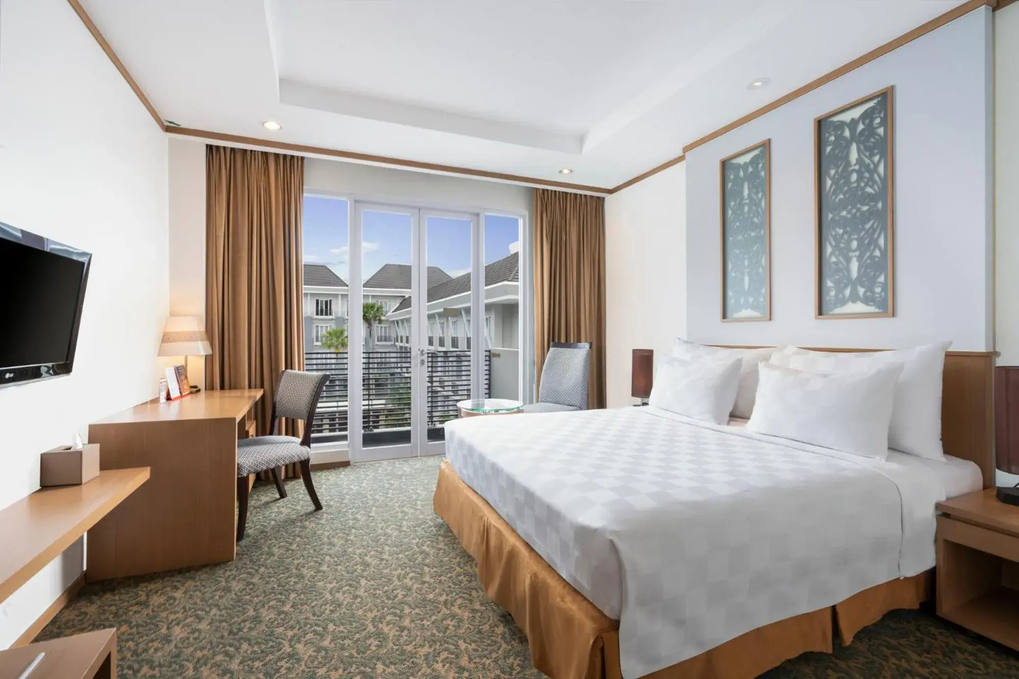 Double Room with Pool View in Swiss-Belhotel Danum Palangkaraya Double Room with Pool View in Swiss-Belhotel Danum Palangkaraya