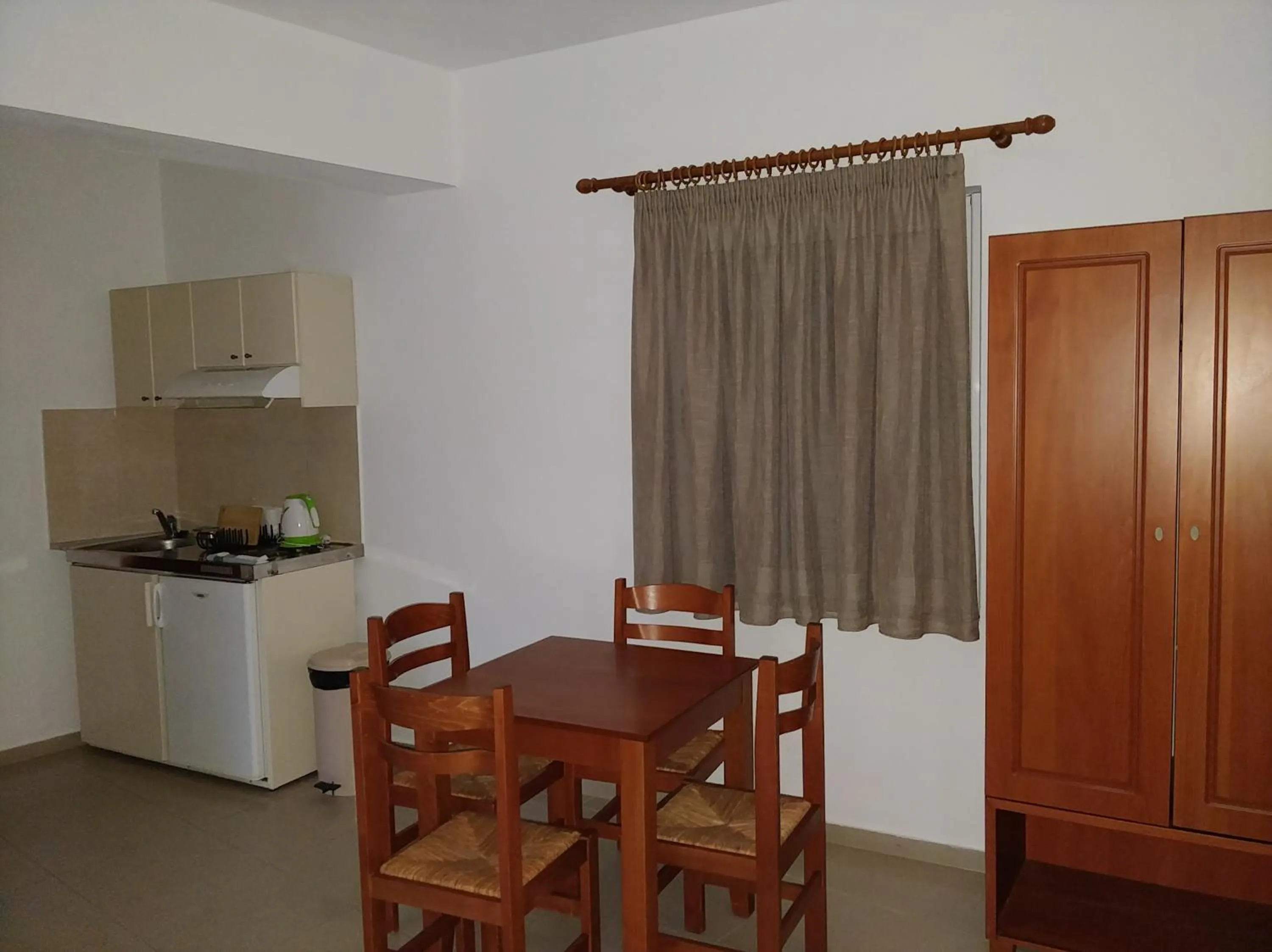 Kitchen or kitchenette in Sifis Studios