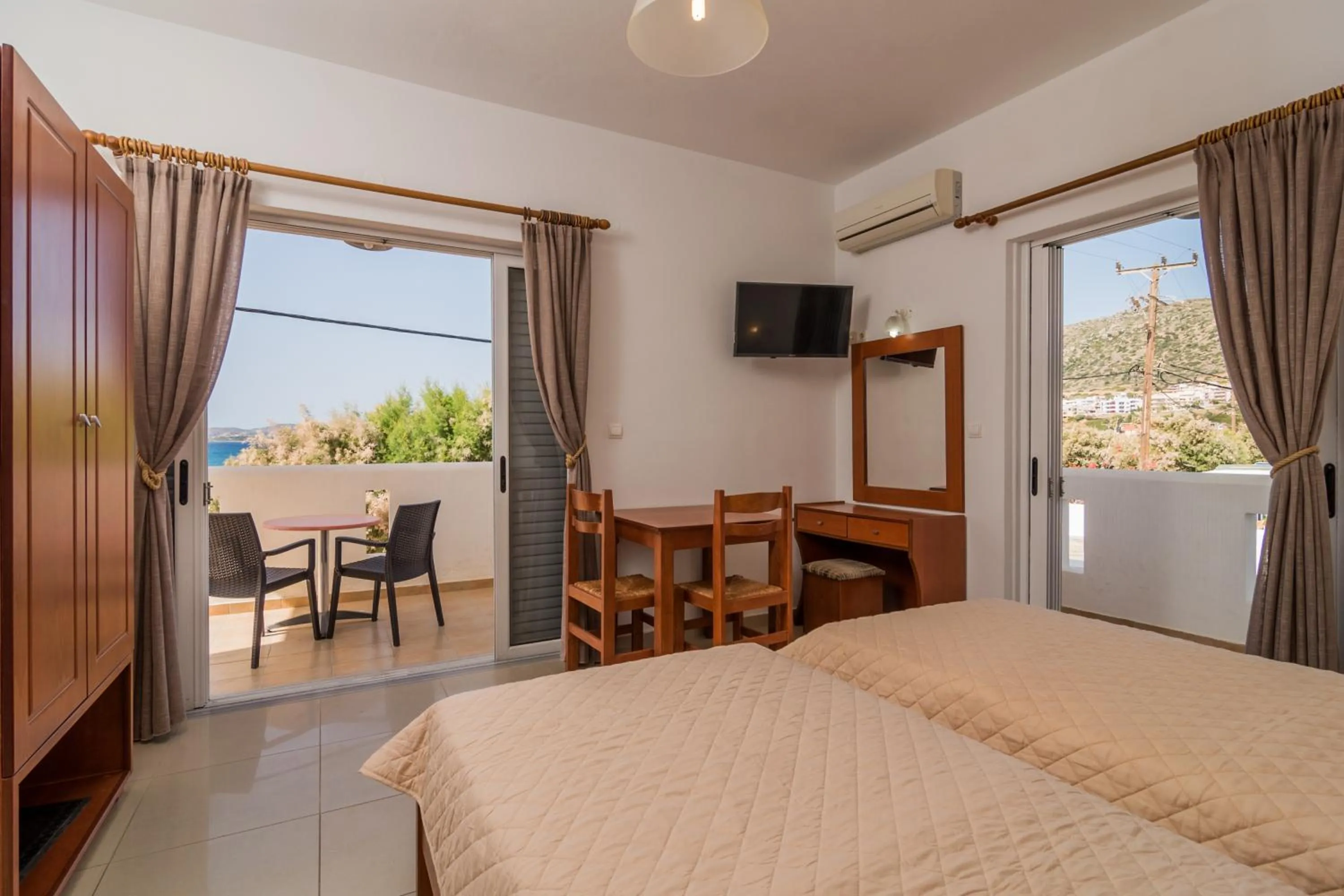 Balcony/Terrace, Bed in Sifis Studios