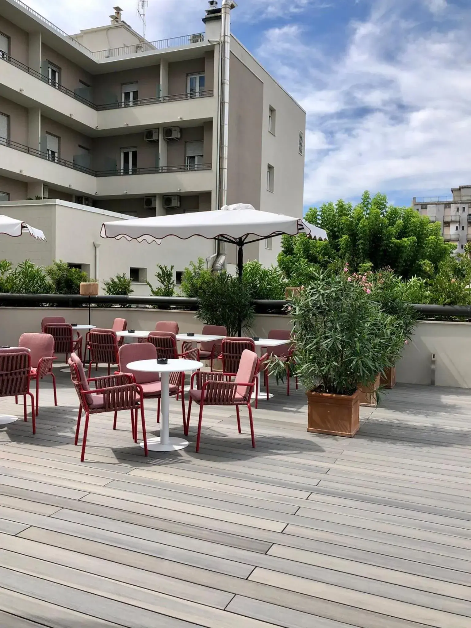 Pool view in Charlie in Pesaro Pool view in Charlie in Pesaro