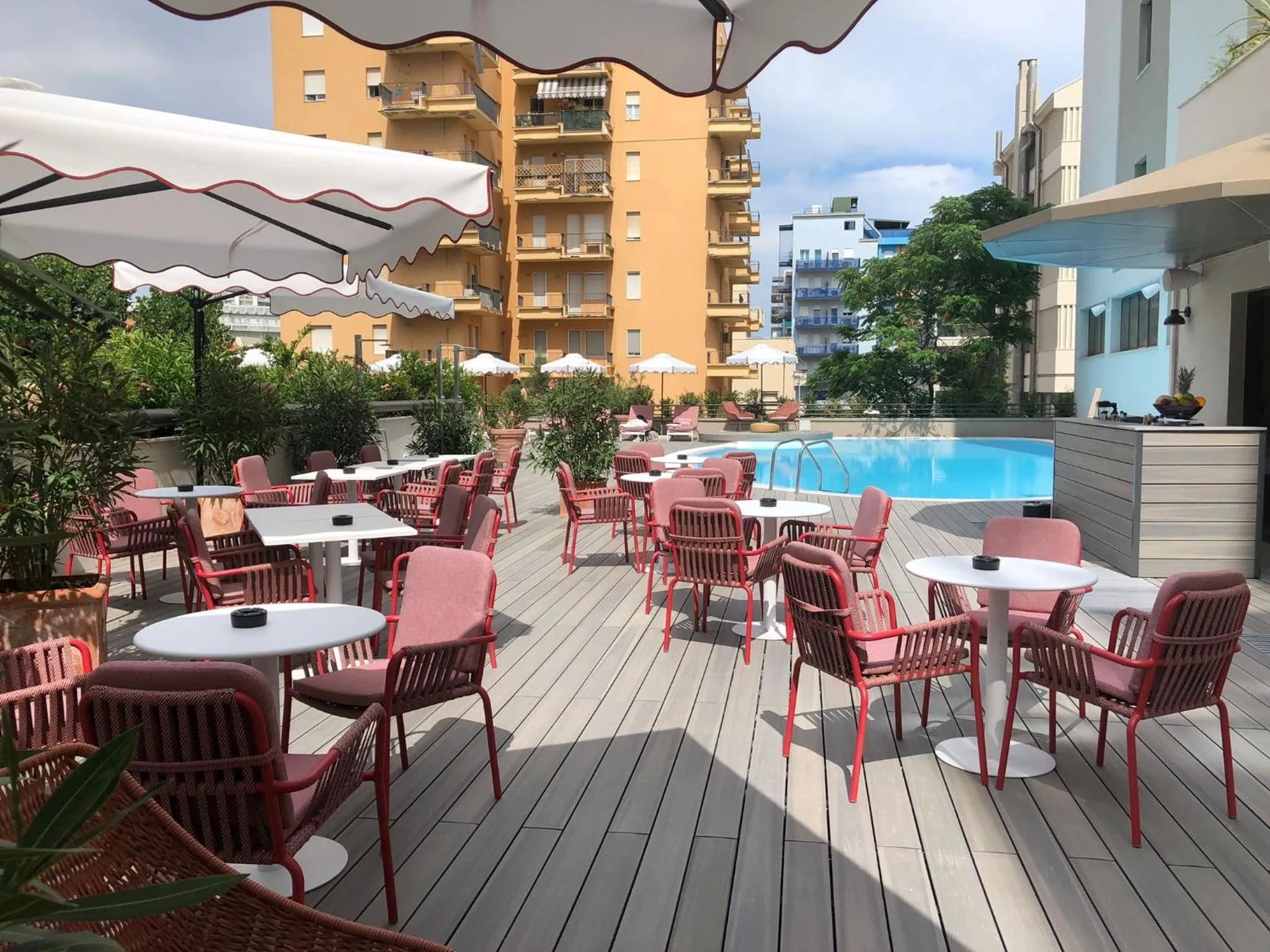 Pool view in Charlie in Pesaro