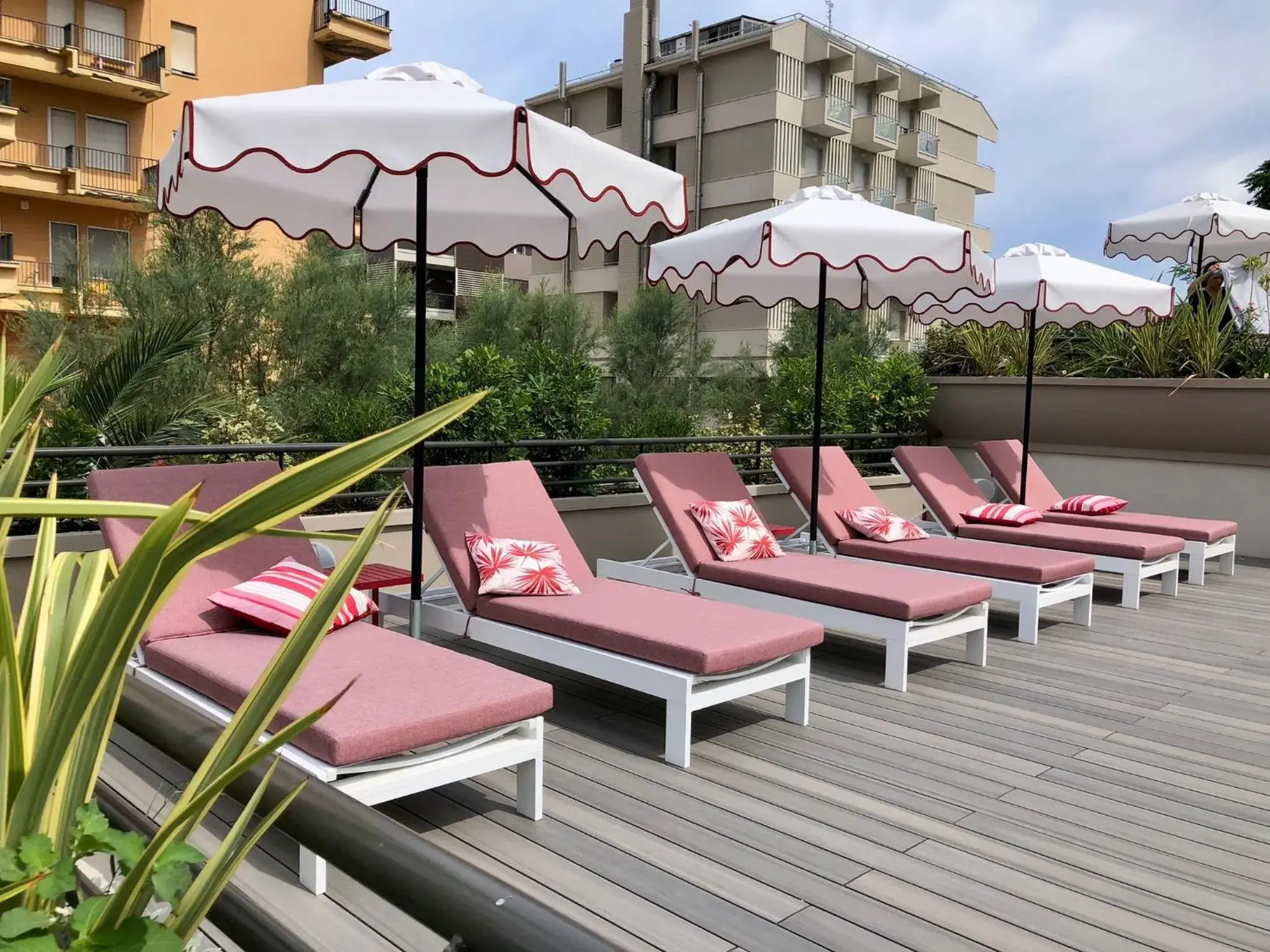 Pool view in Charlie in Pesaro Pool view in Charlie in Pesaro