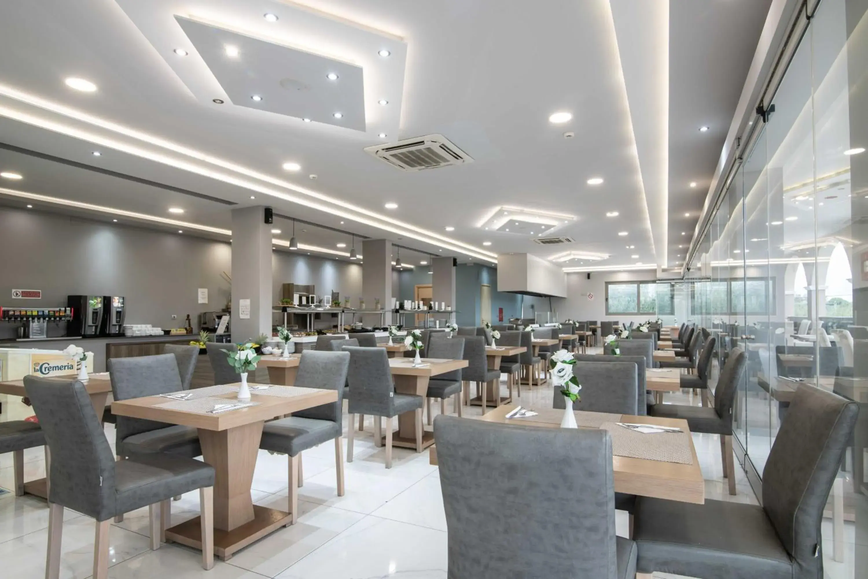 Restaurant/places to eat in Karras Grande Resort Restaurant/places to eat in Karras Grande Resort