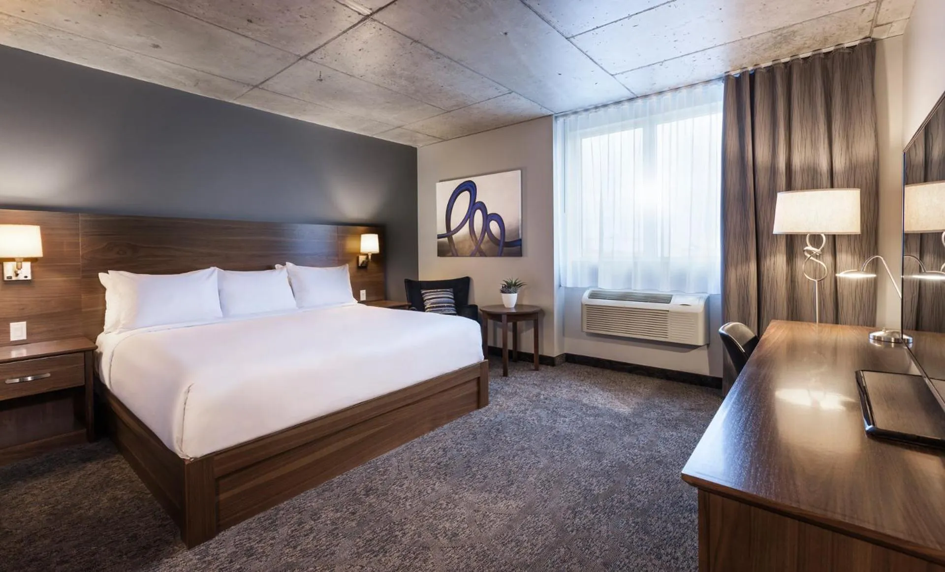 Bed in Imperia Hôtel et Suites Boucherville