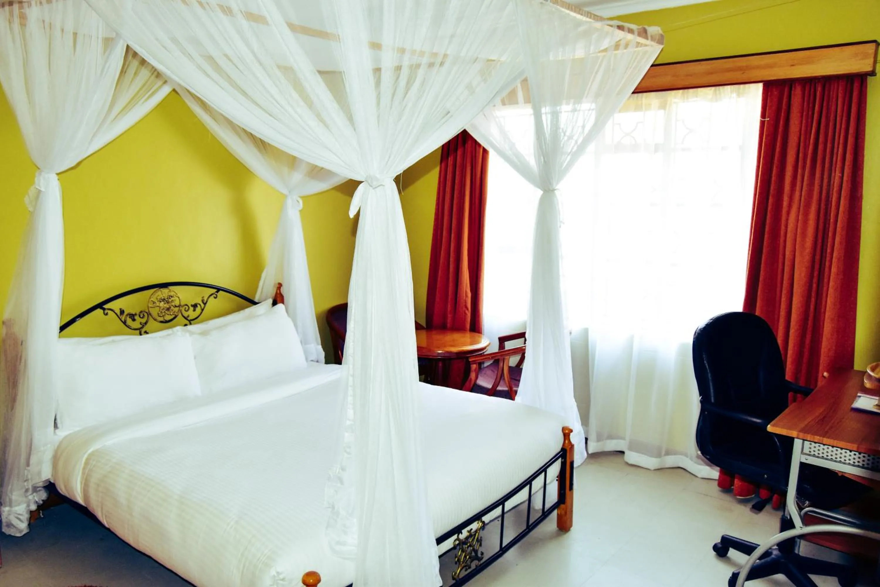 Guests, Bed in Wagon Wheel Hotel Eldoret