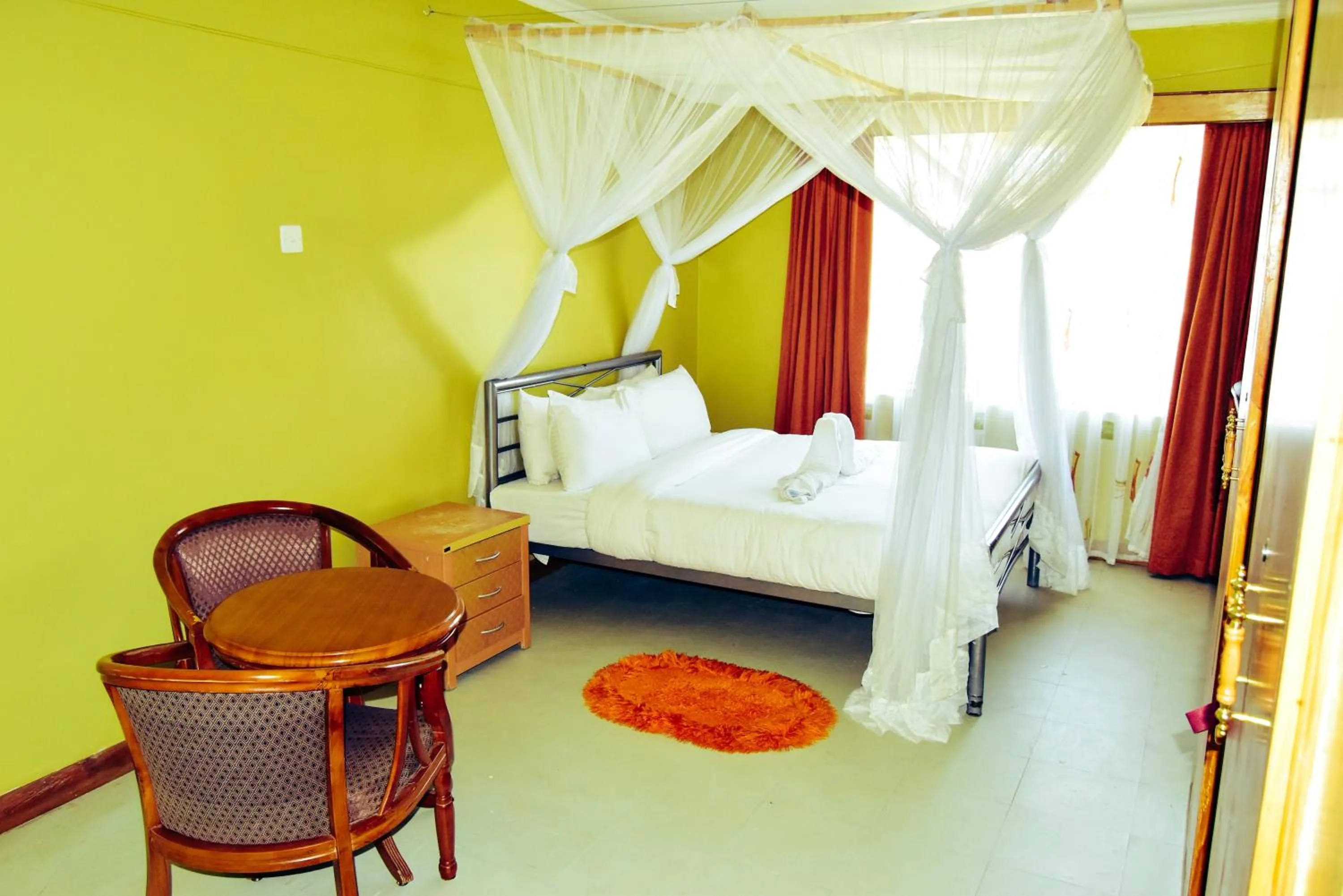 Guests, Bed in Wagon Wheel Hotel Eldoret