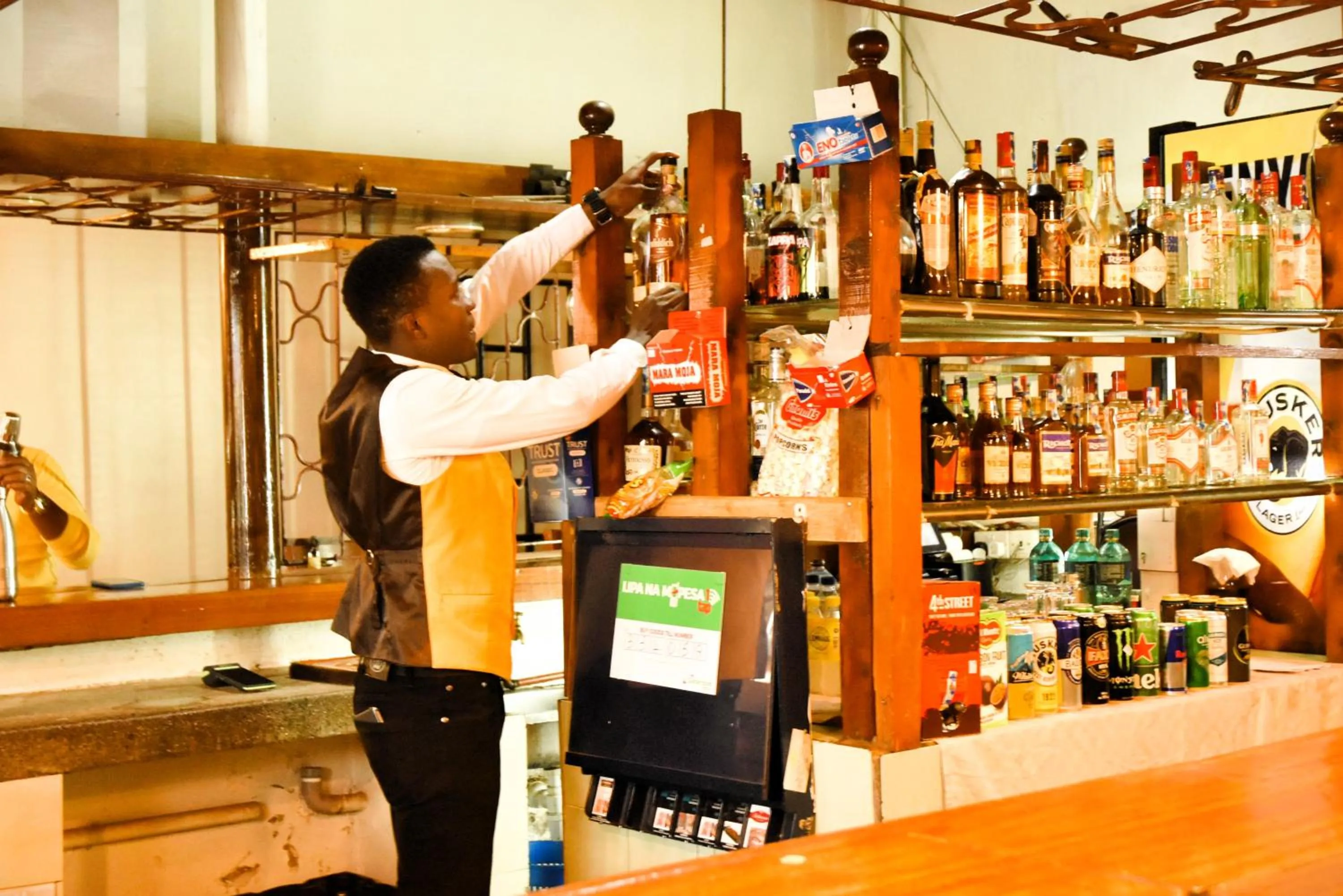 Lounge or bar in Wagon Wheel Hotel Eldoret