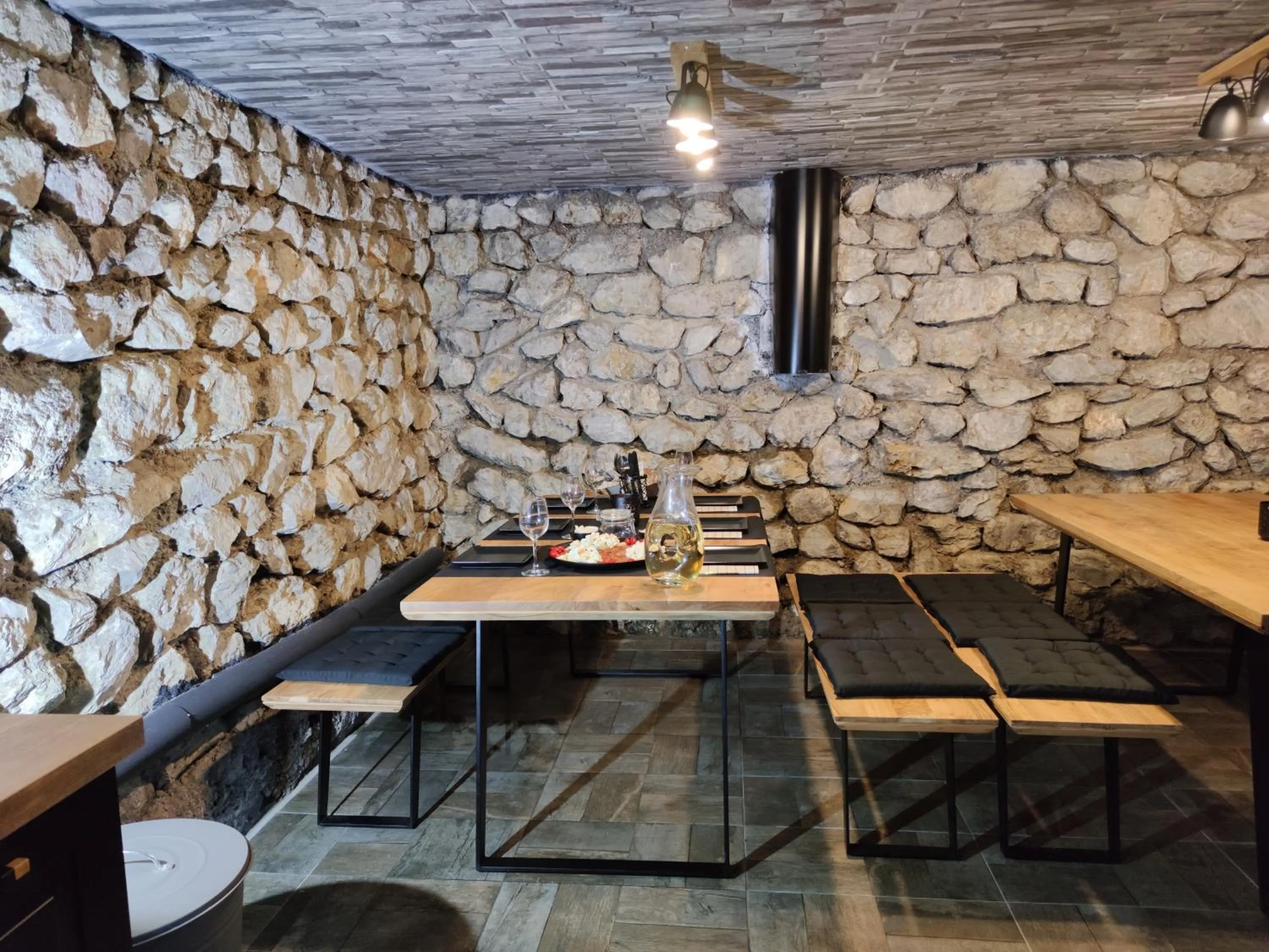 AQUA SOLAR APARTMANHÁZ