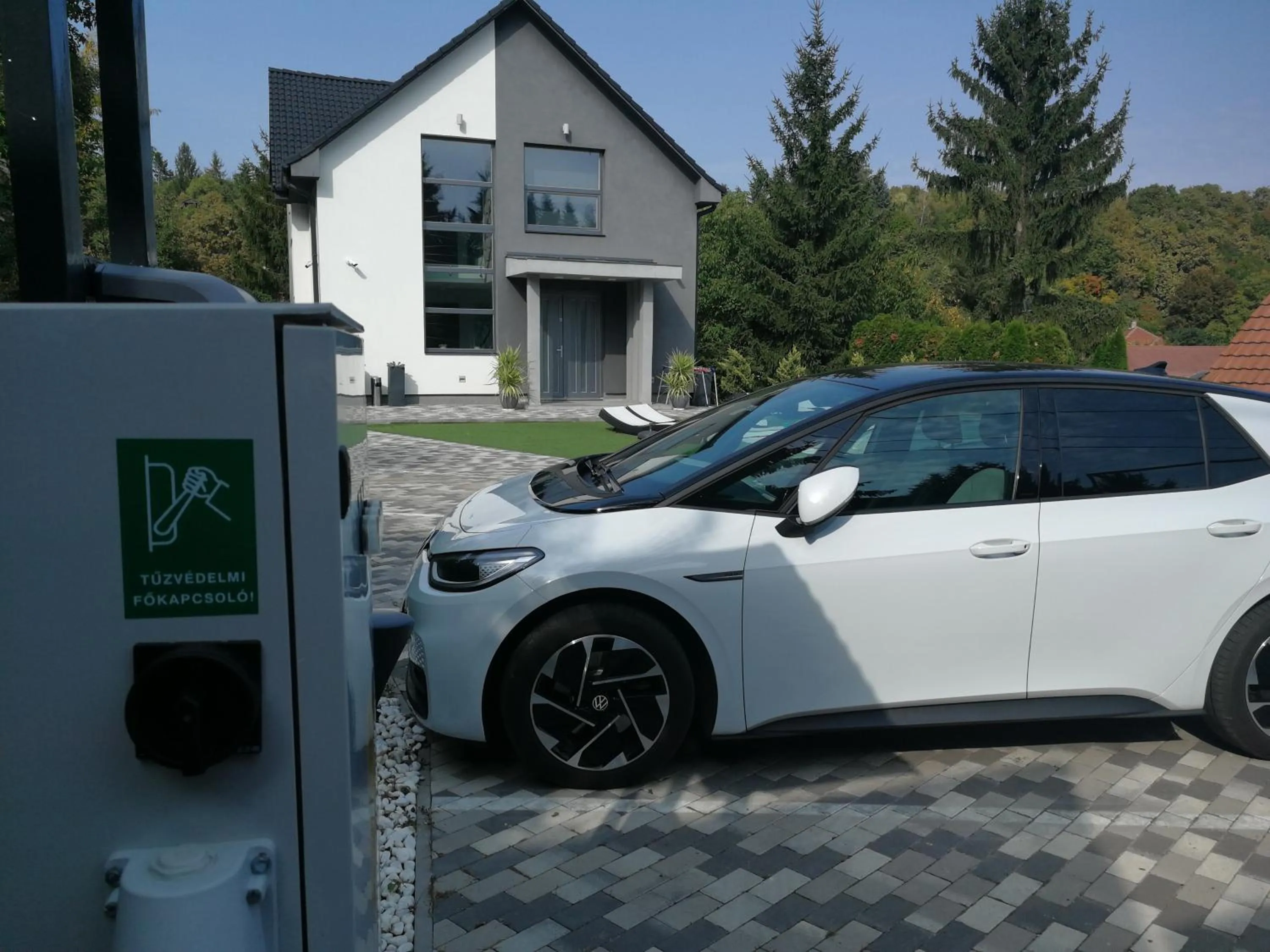 AQUA SOLAR APARTMANHÁZ