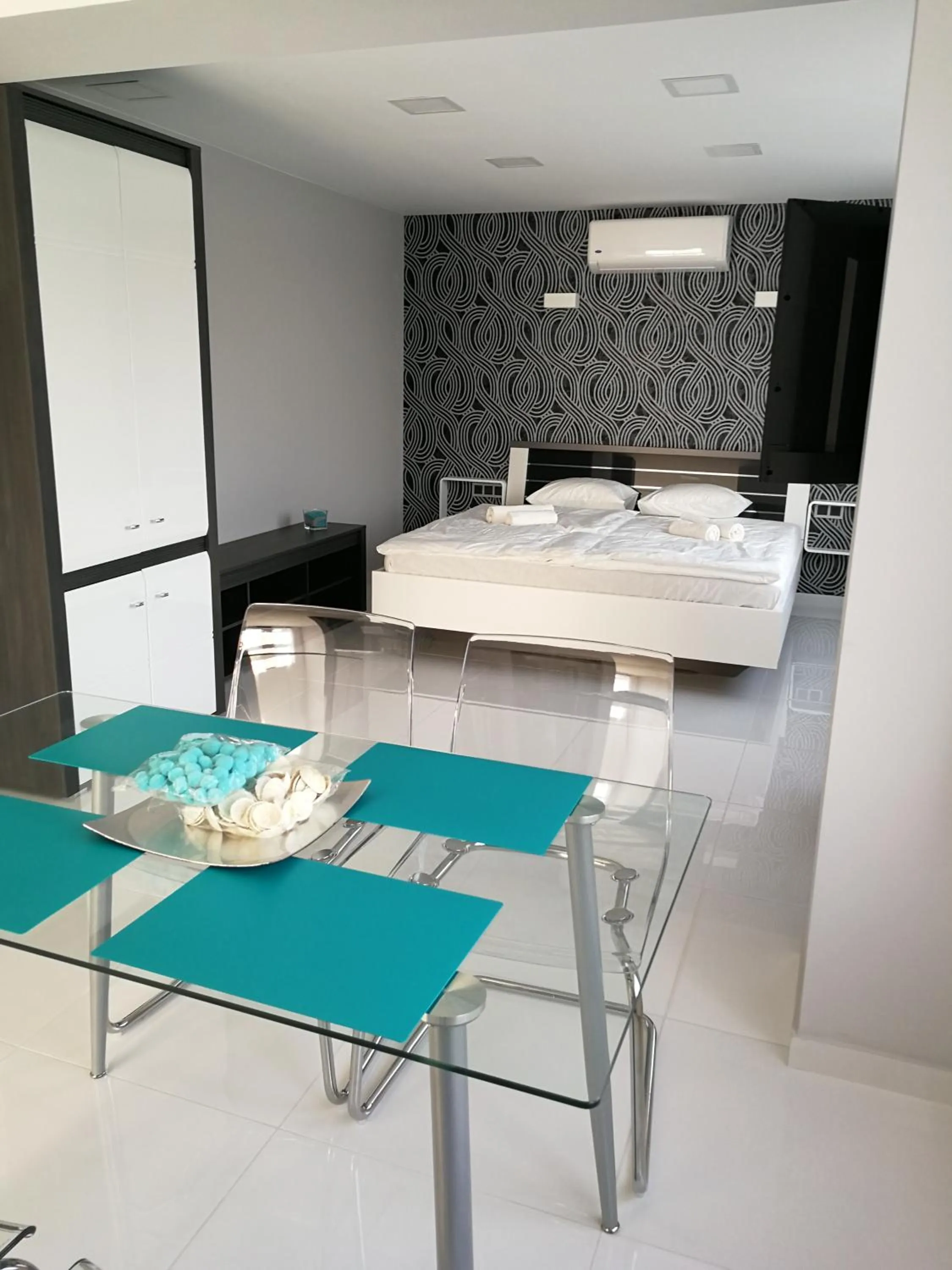 AQUA SOLAR APARTMANHÁZ