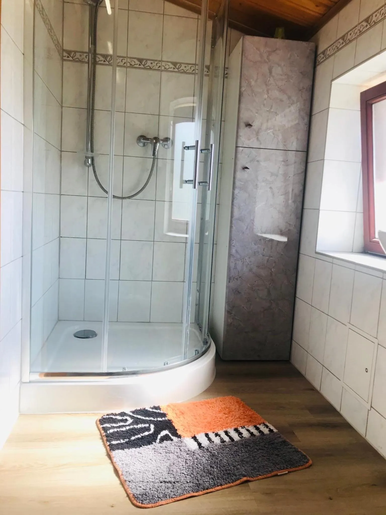 Shower in PensionLien