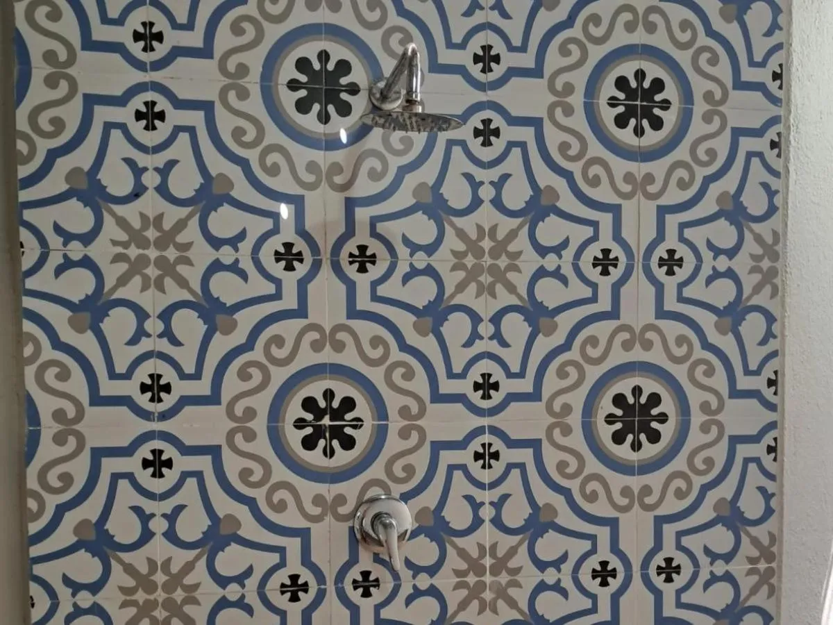 Shower in SeaXplore Lodge & Dive Center