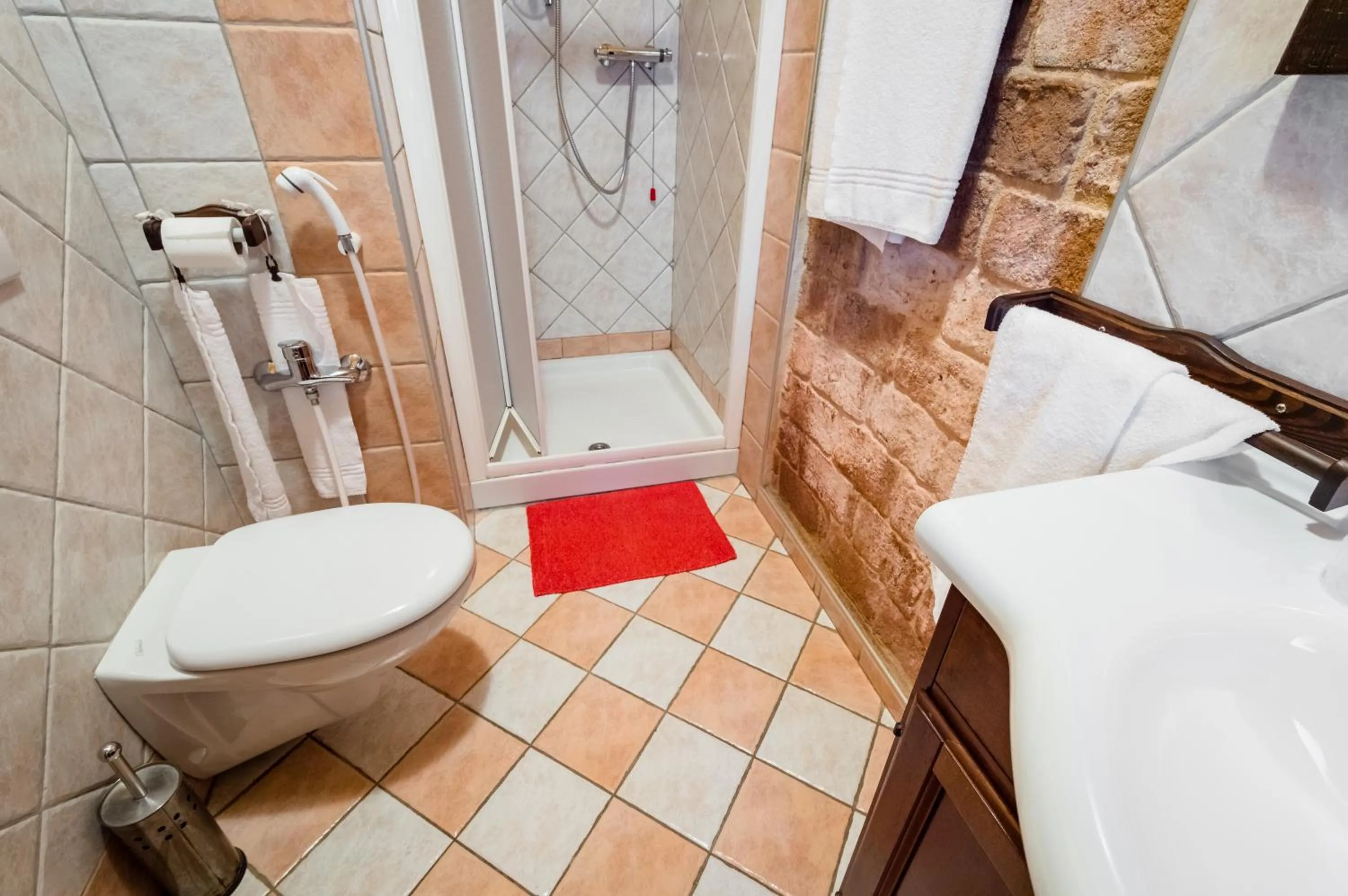 Bathroom in All'Ombra del Castello