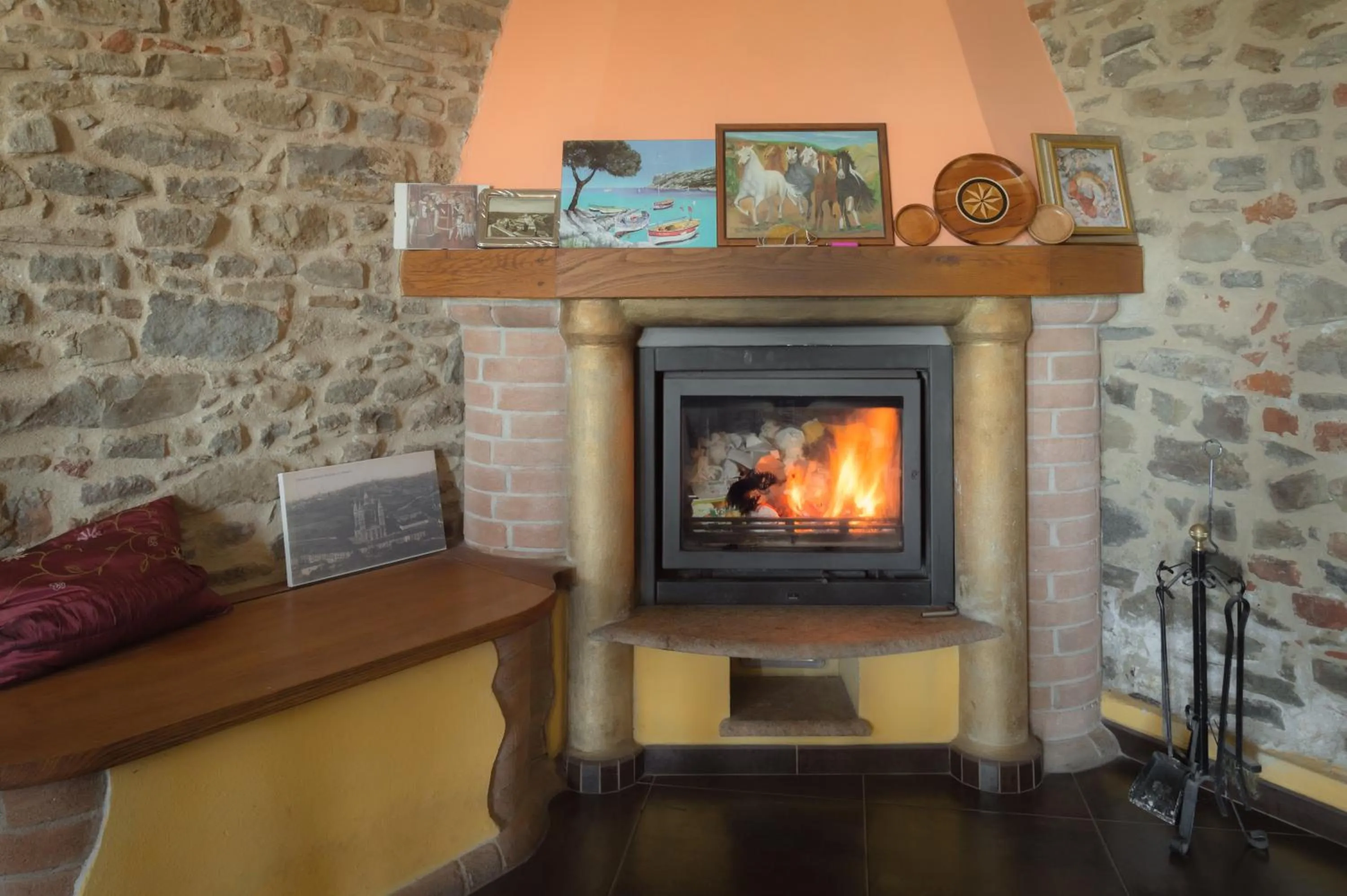 Communal lounge/ TV room in All'Ombra del Castello