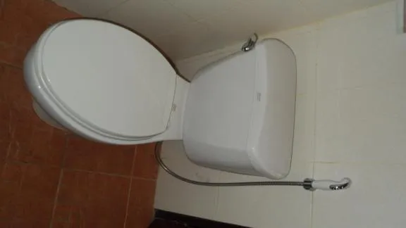 Toilet in Bautong Lodge