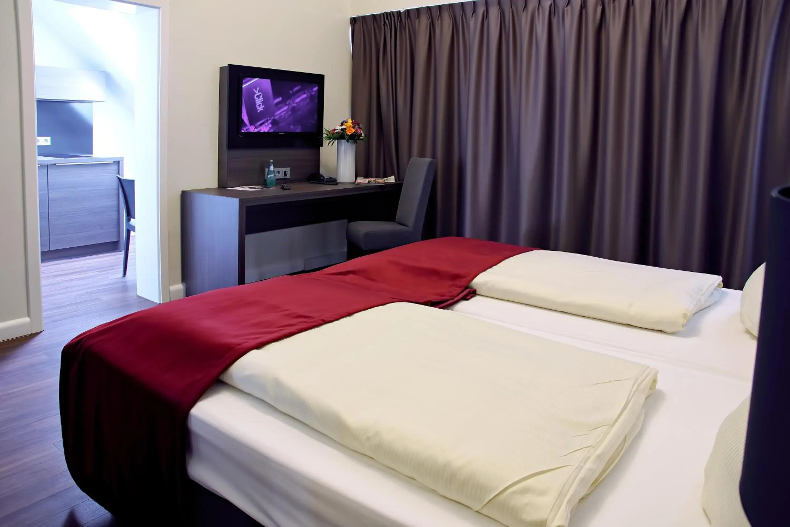 Photo of the whole room, Bed in Milbor Hotel Photo of the whole room, Bed in Milbor Hotel