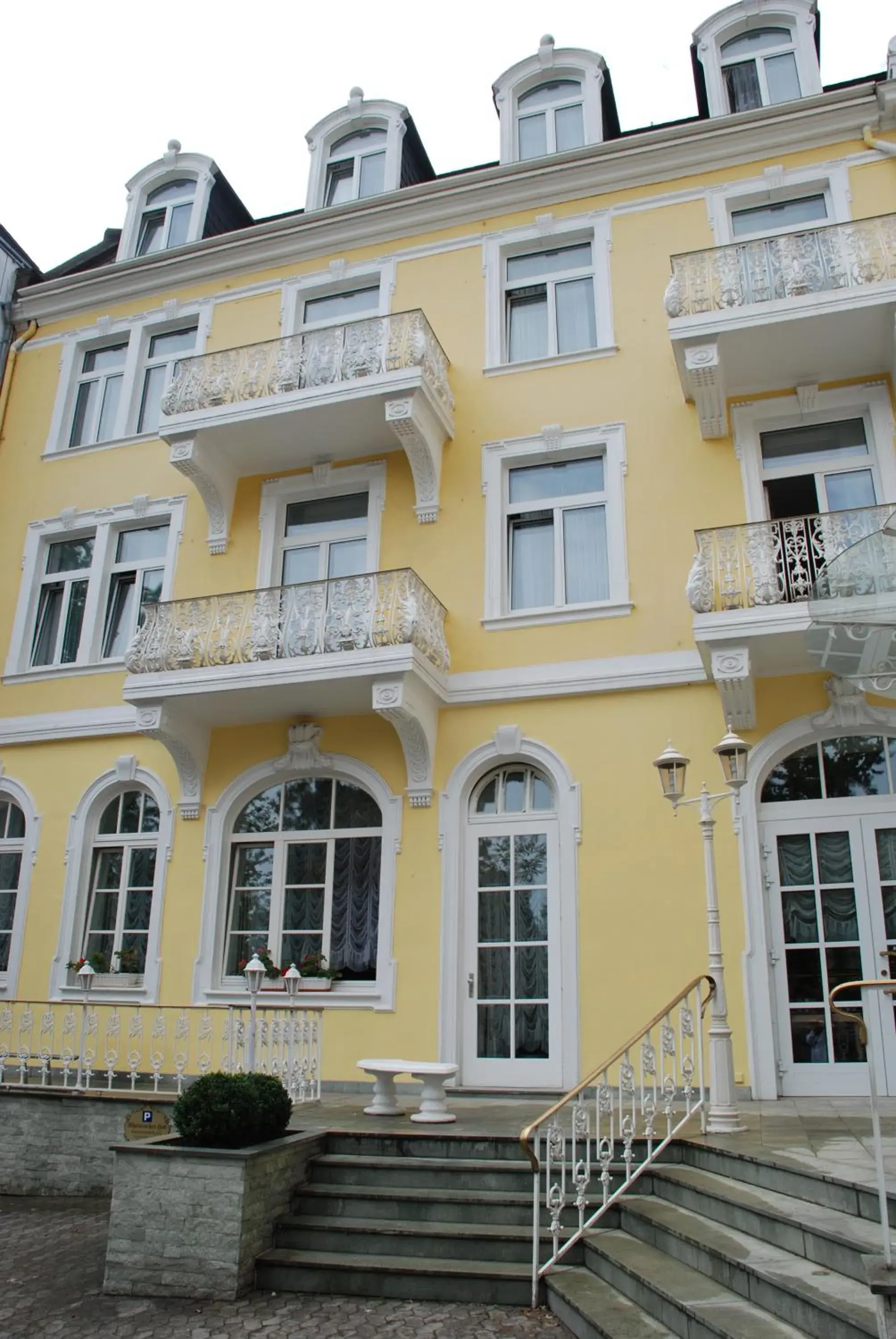 Facade/entrance in Milbor Hotel Facade/entrance in Milbor Hotel