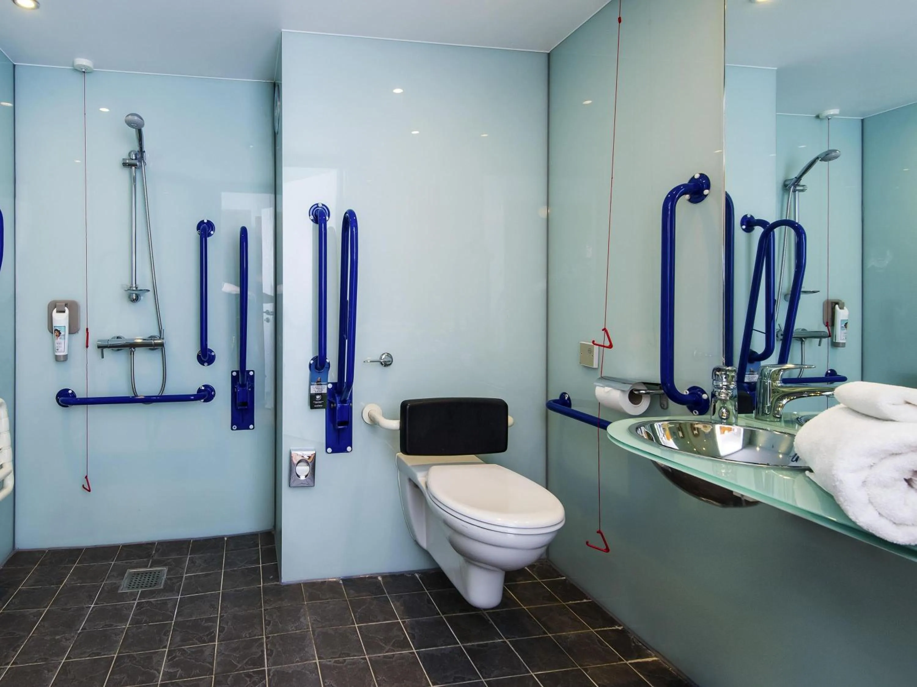 Bedroom in ibis Styles Barnsley