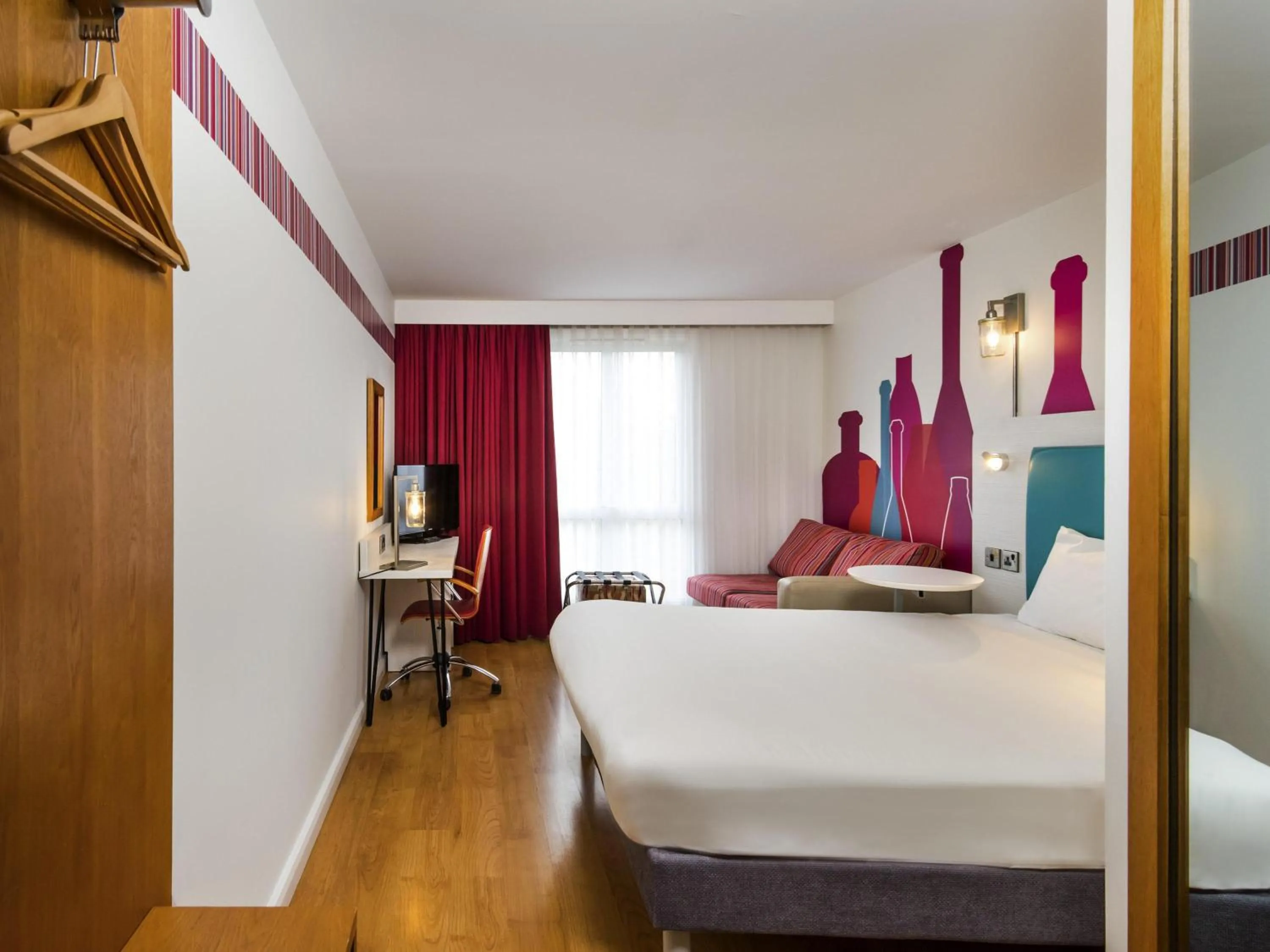 Bedroom, Bed in ibis Styles Barnsley