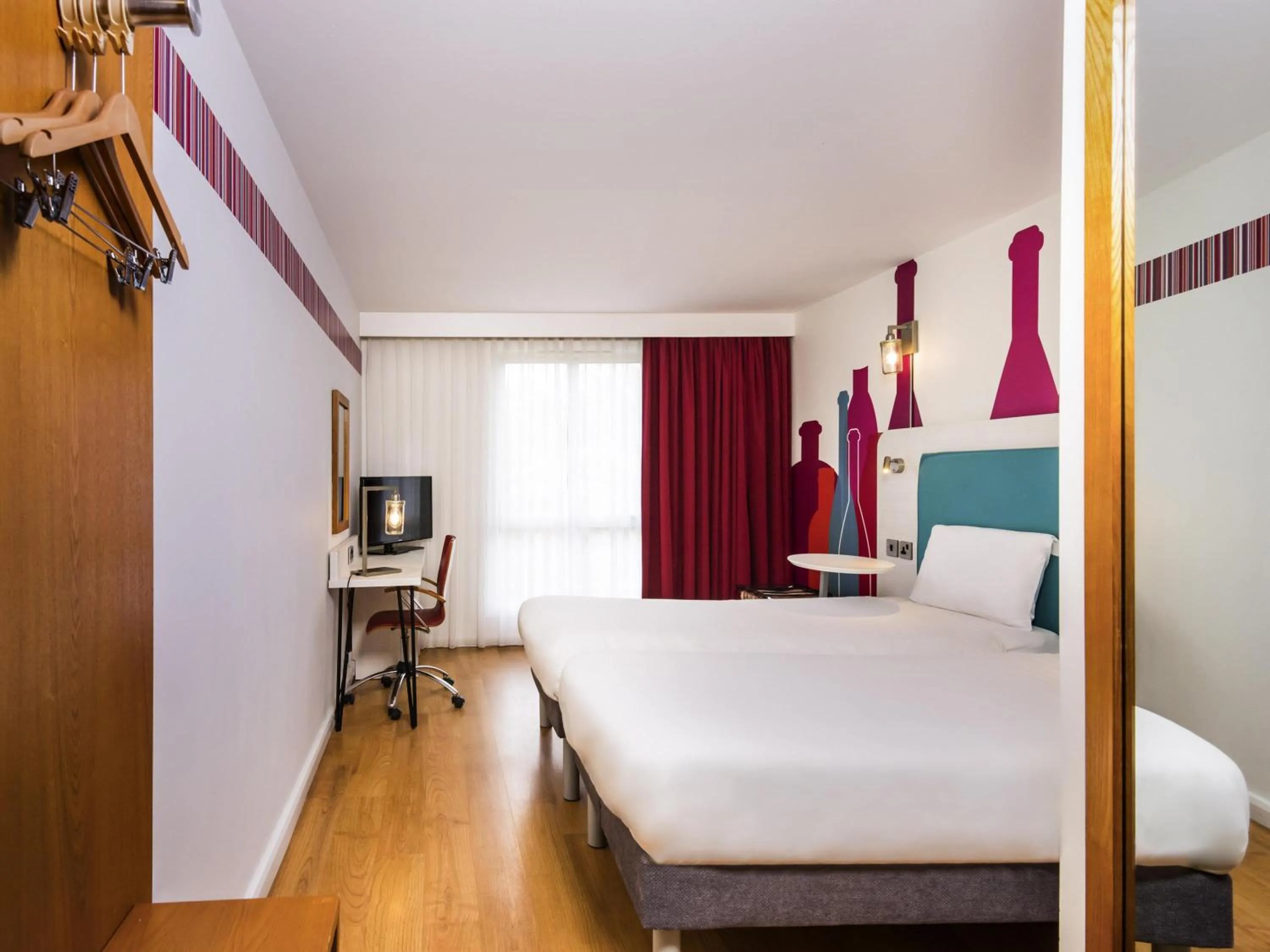 Bedroom, Bed in ibis Styles Barnsley