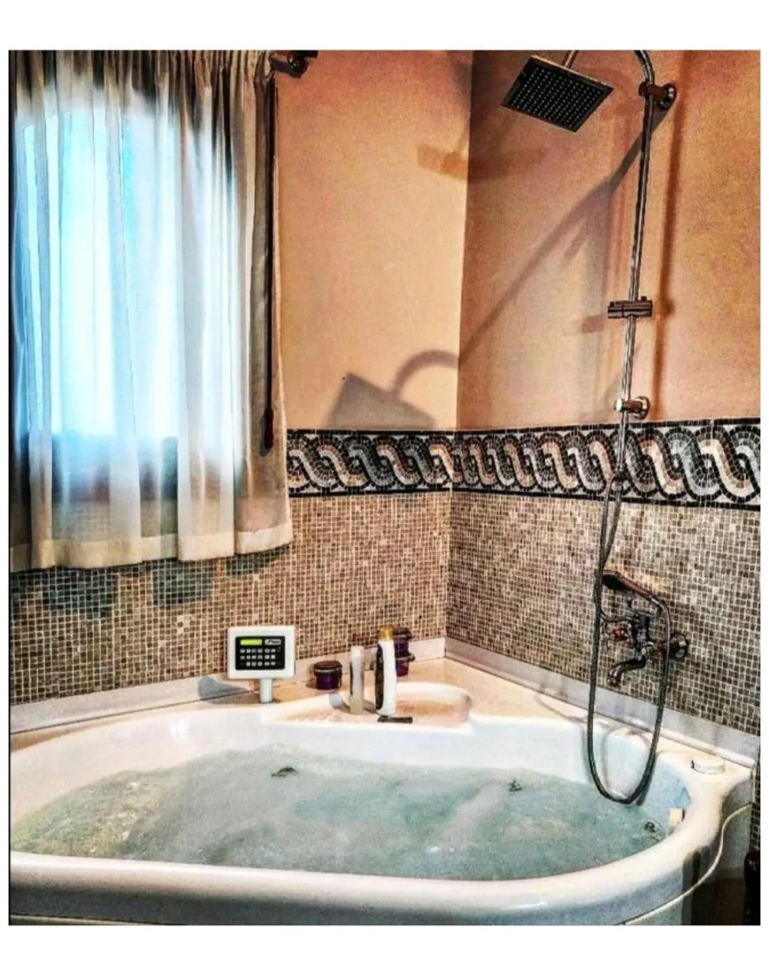 Hot Tub in Villa Luisa